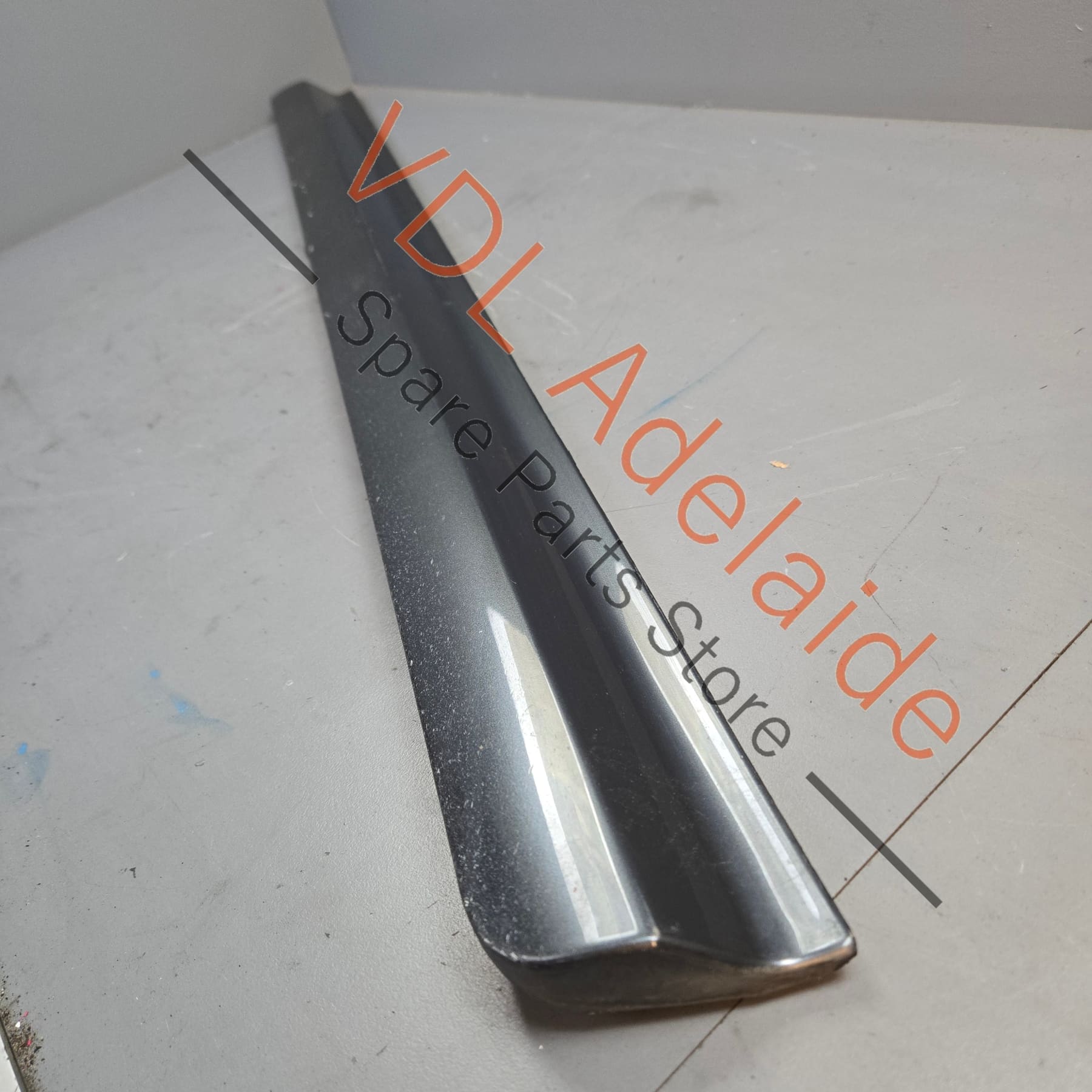 4E0853960C    Audi A8 S8 Front Right Lower Exterior Door Trim Moulding Plastic 4E0853960C