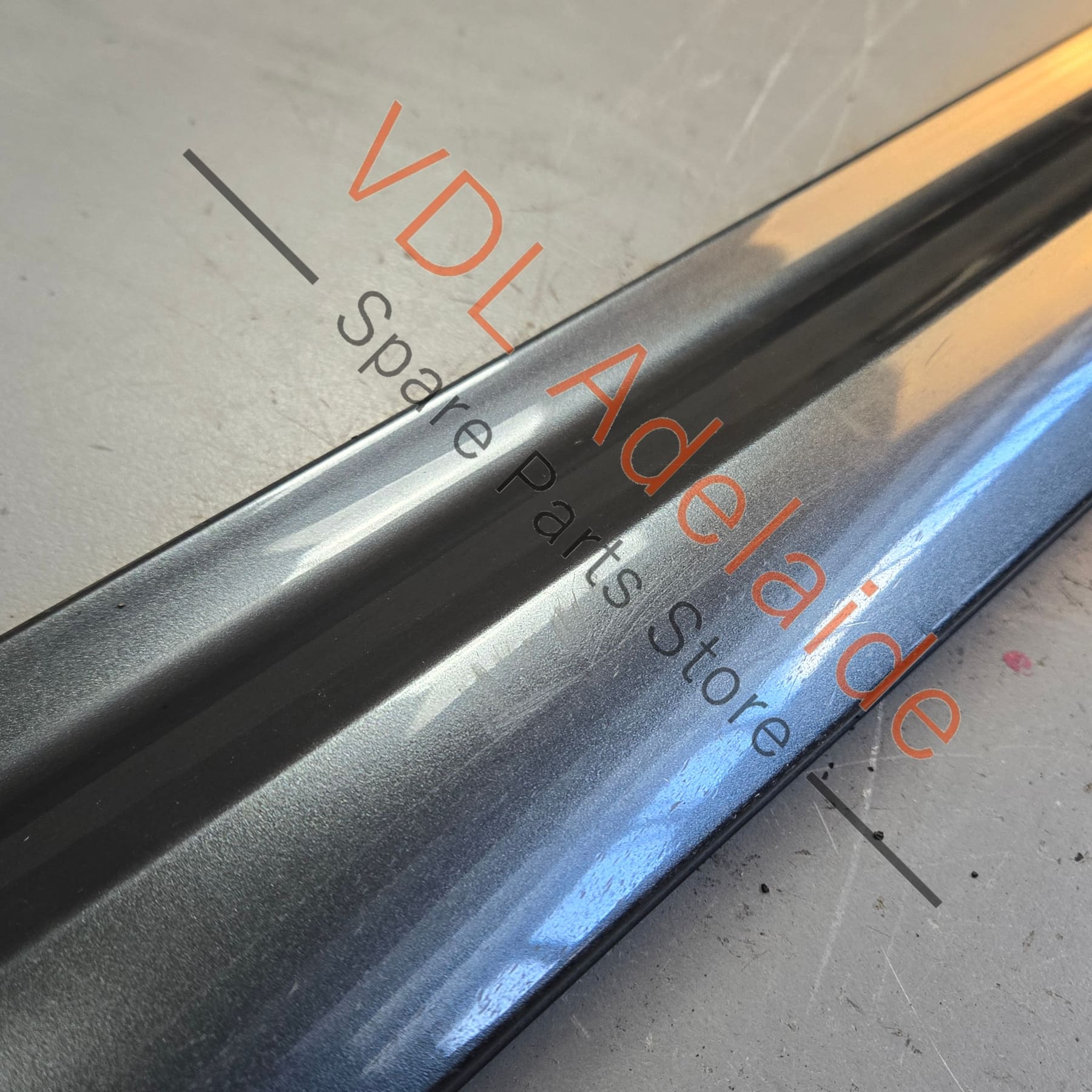4E0853959C    Audi A8 S8 Front Left Lower Exterior Door Trim Moulding Plastic 4E0853959C
