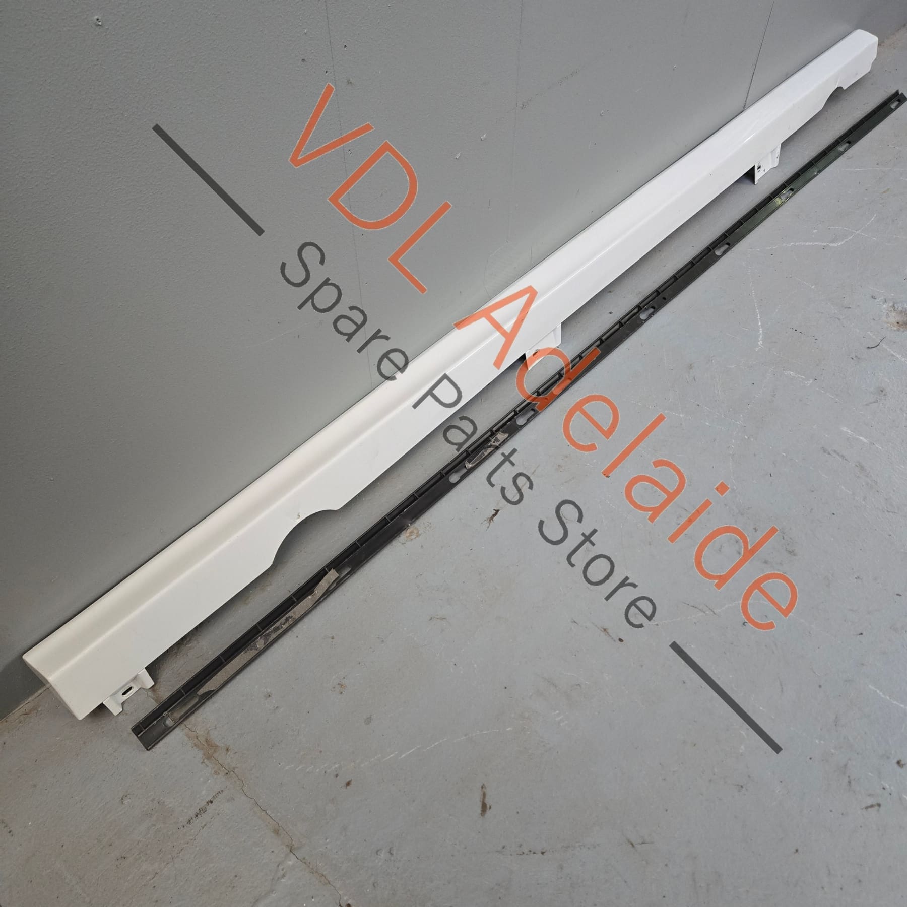     VW Golf R MK7 Side Skirt Rocker Panel Trim Right 5G0853856