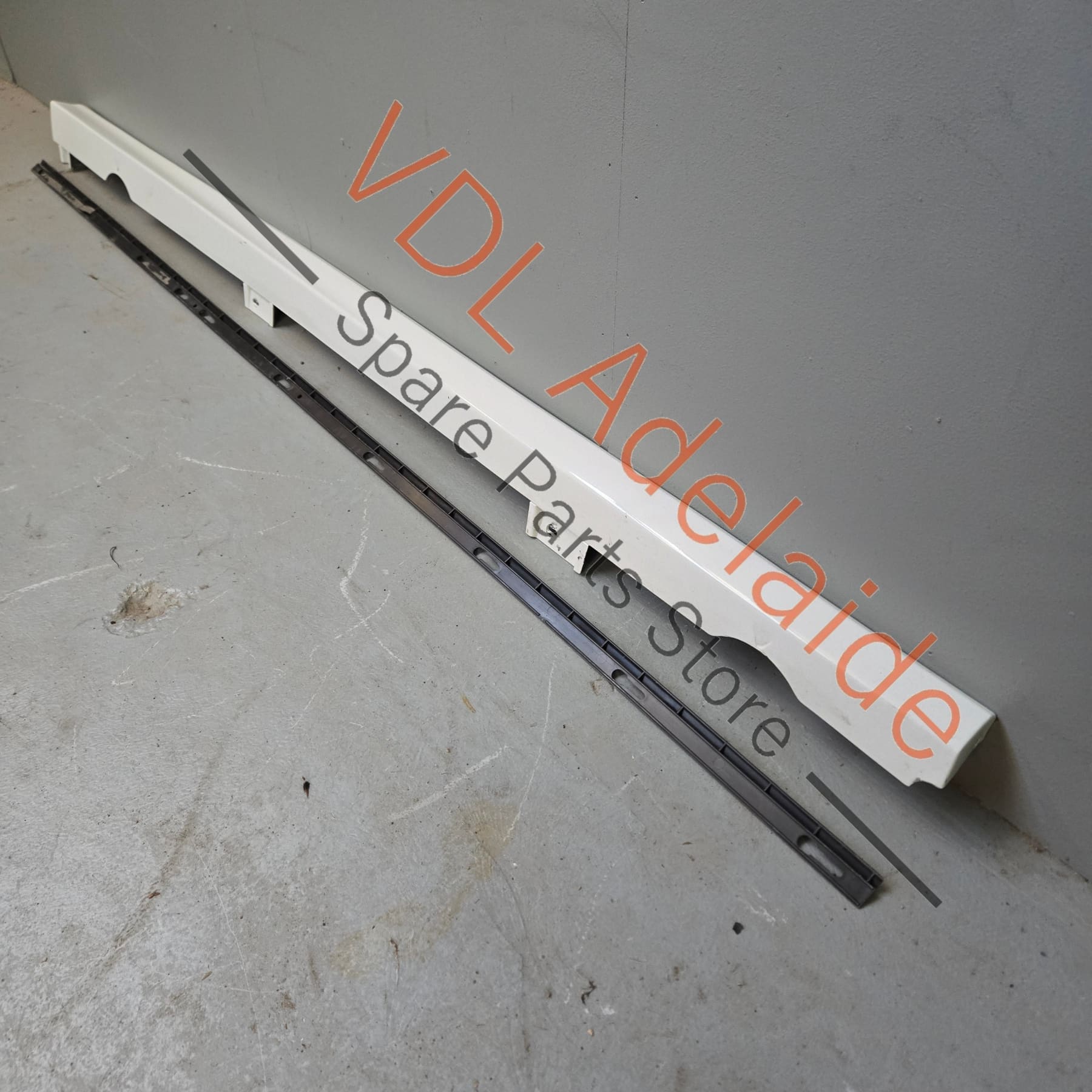     VW Golf R MK7 Side Skirt Rocker Panel Trim Right 5G0853856