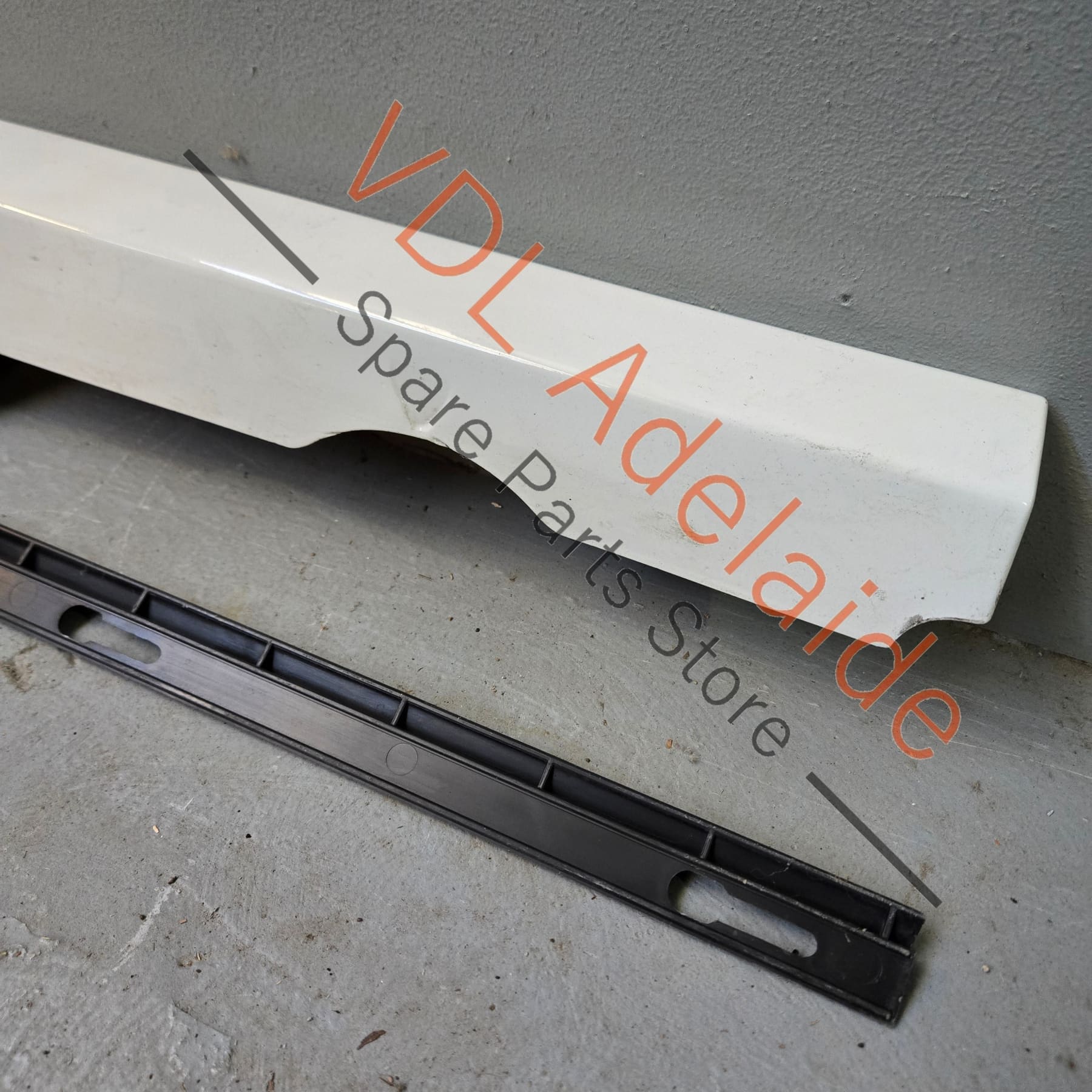     VW Golf R MK7 Side Skirt Rocker Panel Trim Right 5G0853856
