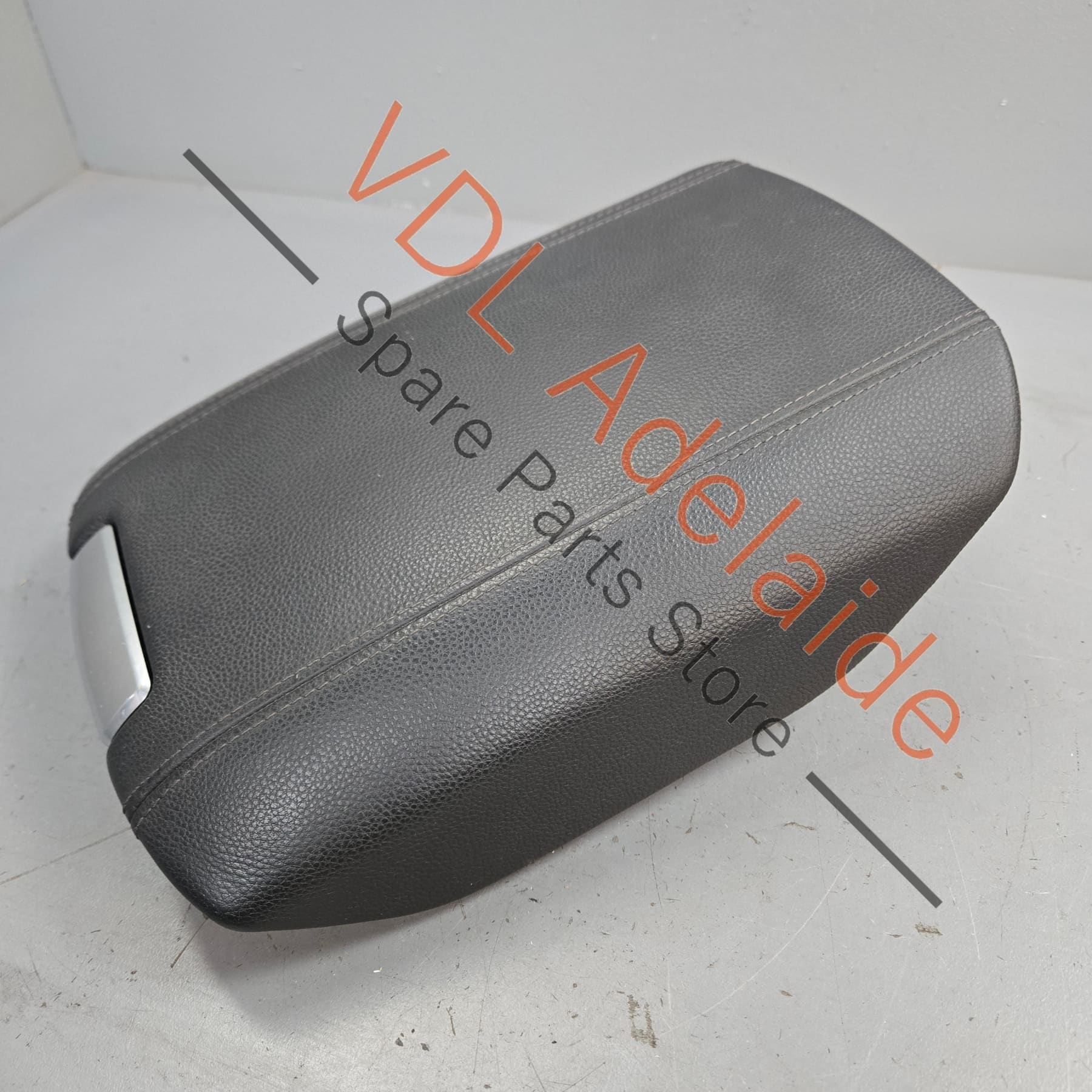 958 553 207 40 21U    Porsche Cayenne 958 Black Leather Armrest Arm Rest Console lid 95855320700 21U