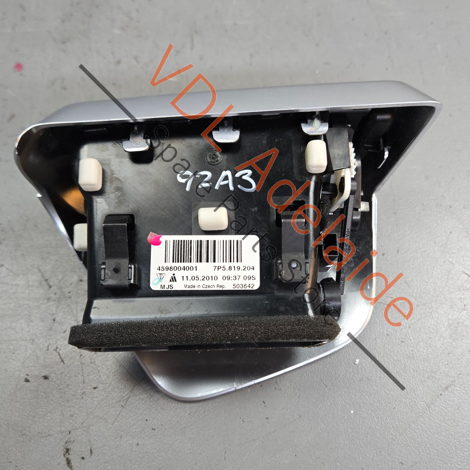     Porsche Cayenne Rear Right Side Dashboard Air Vent 7P5819204