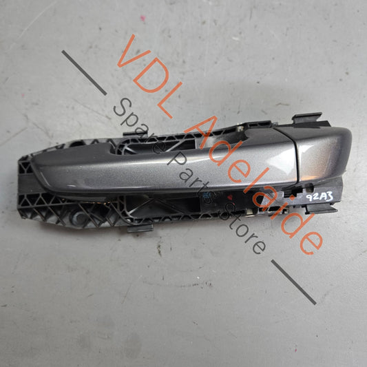 958 531 885 00    Porsche Cayenne 958 Left Side Exterior Door Handle 95853120500 Front or rear passenger