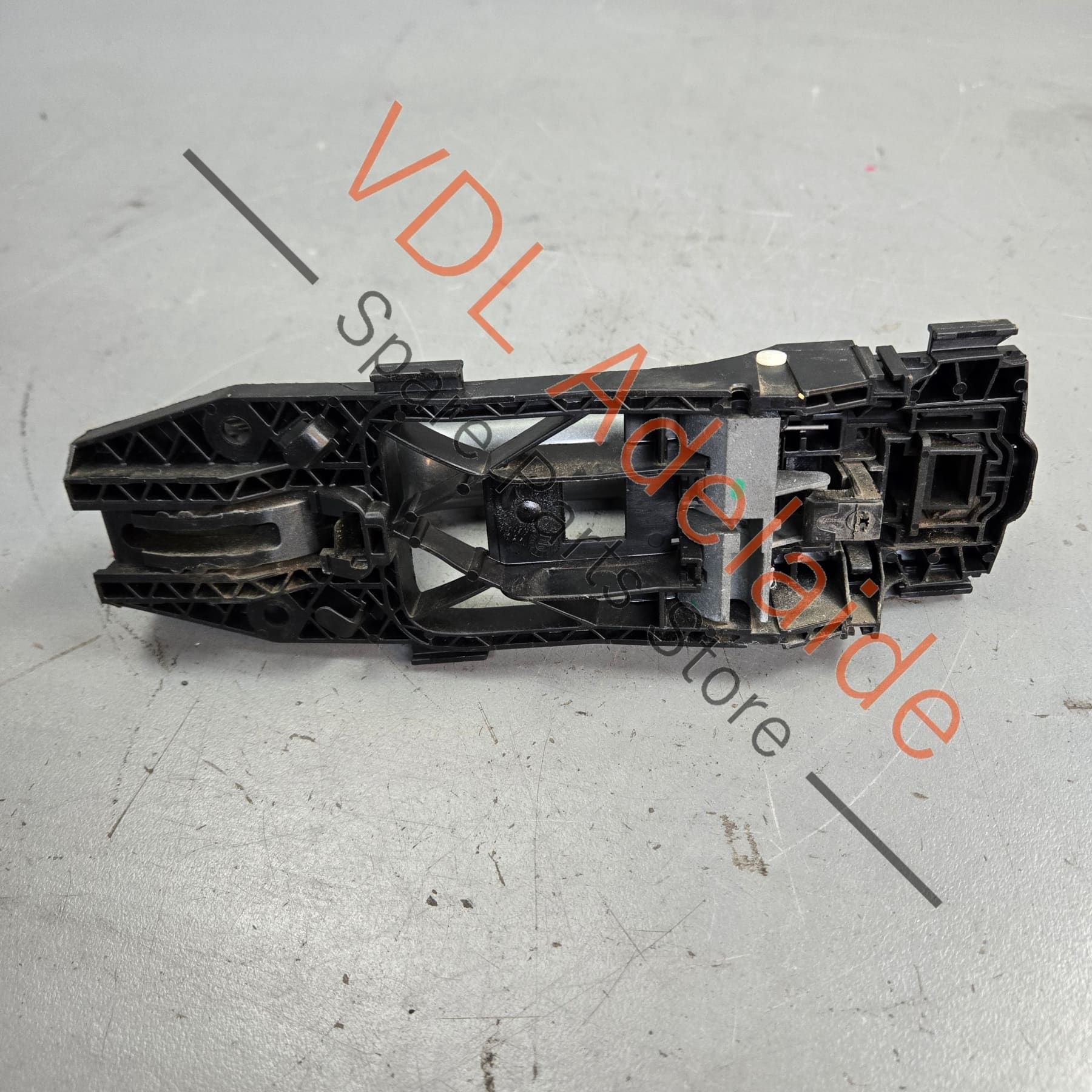 958 531 885 00    Porsche Cayenne 958 Right Passenger Drivers Exterior Door Handle 95853120600 95853288500