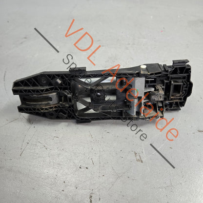 958 531 885 00    Porsche Cayenne 958 Right Passenger Drivers Exterior Door Handle 95853120600 95853288500