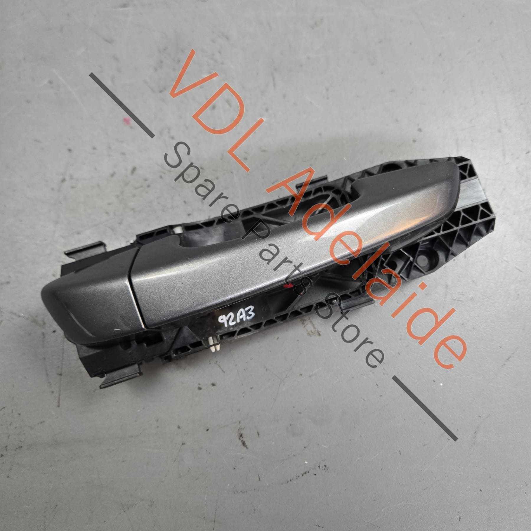 958 531 885 00    Porsche Cayenne 958 Right Passenger Drivers Exterior Door Handle 95853120600 95853288500