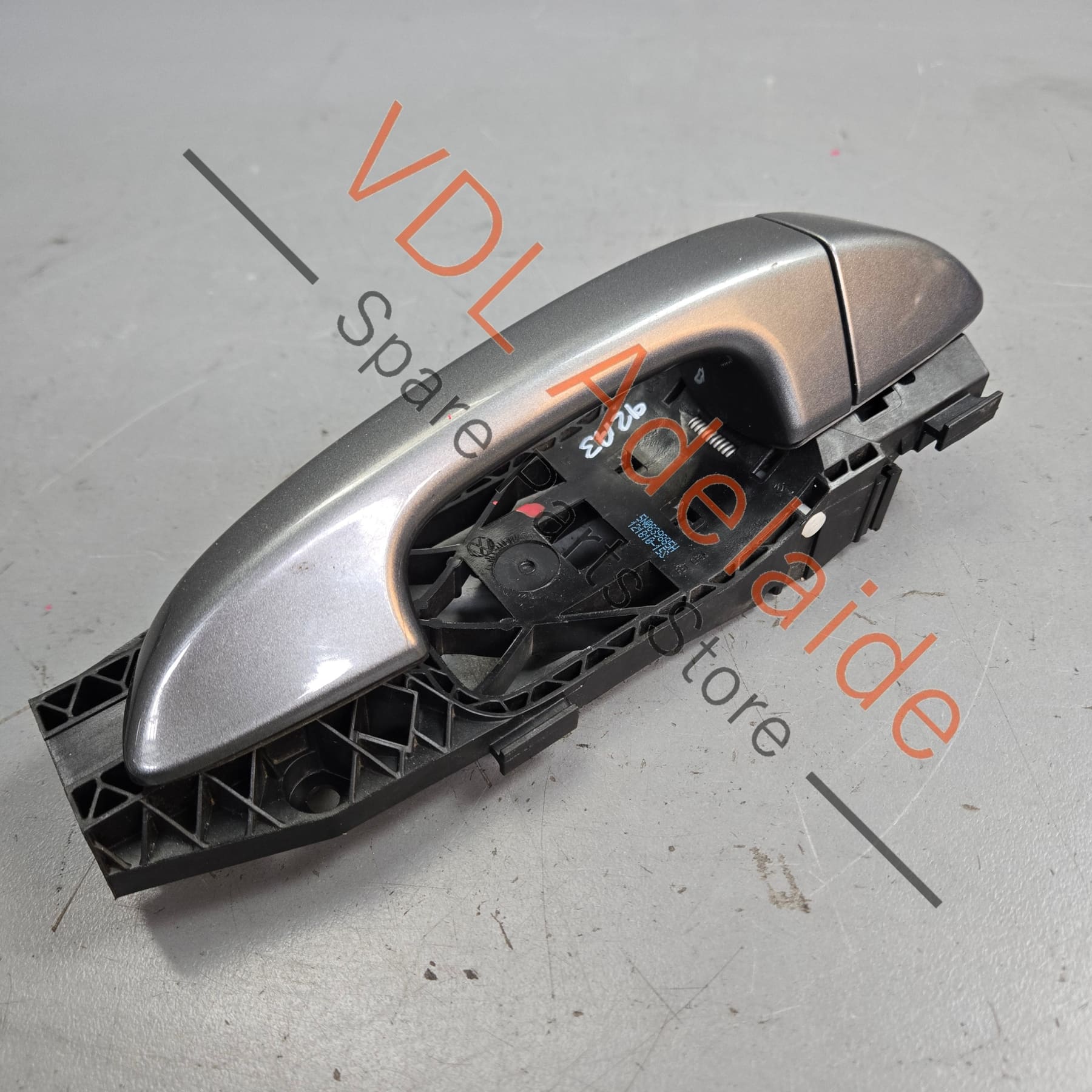 958 531 885 00    Porsche Cayenne 958 Right Passenger Drivers Exterior Door Handle 95853120600 95853288500