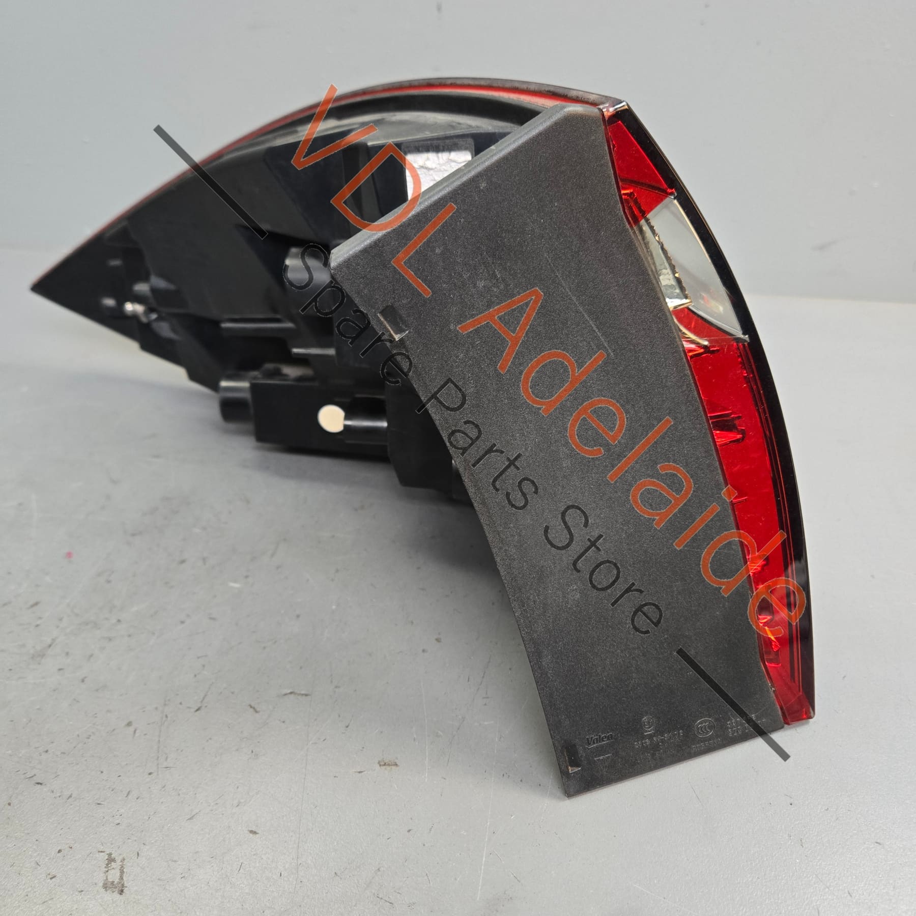 95863109601 958945096   Porsche Cayenne 958 Right Rear Outer Tail Light 95863109601 7P5945096F 958945096