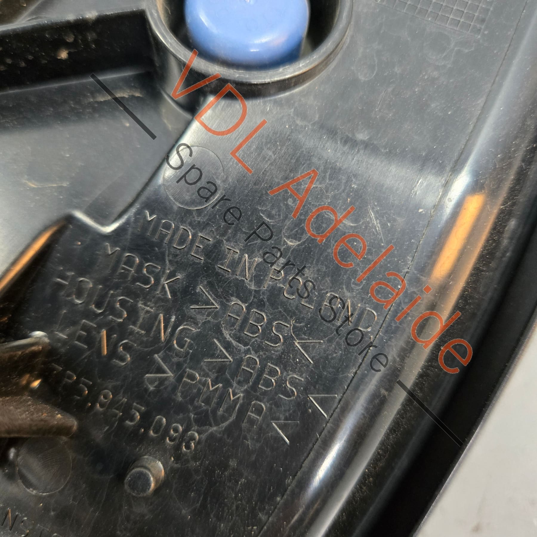 958945093 95863109301   Porsche Cayenne 958 Left Rear Inner Tail Light 95863109301 7P5945093K 958945093 **Discounted stock, minor chip**
