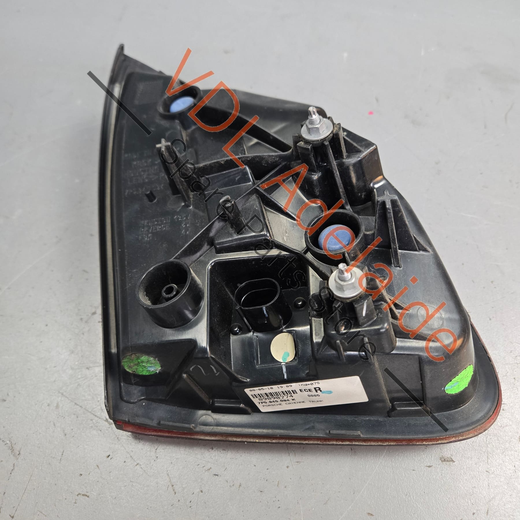 958945094 95863109401   Porsche Cayenne 958 Right Rear Inner Tail Light 95863109401 7P5945094K 958945094
