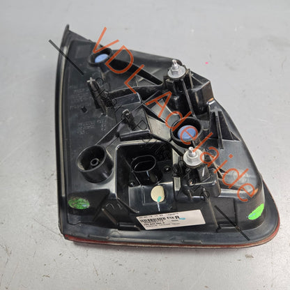958945094 95863109401   Porsche Cayenne 958 Right Rear Inner Tail Light 95863109401 7P5945094K 958945094