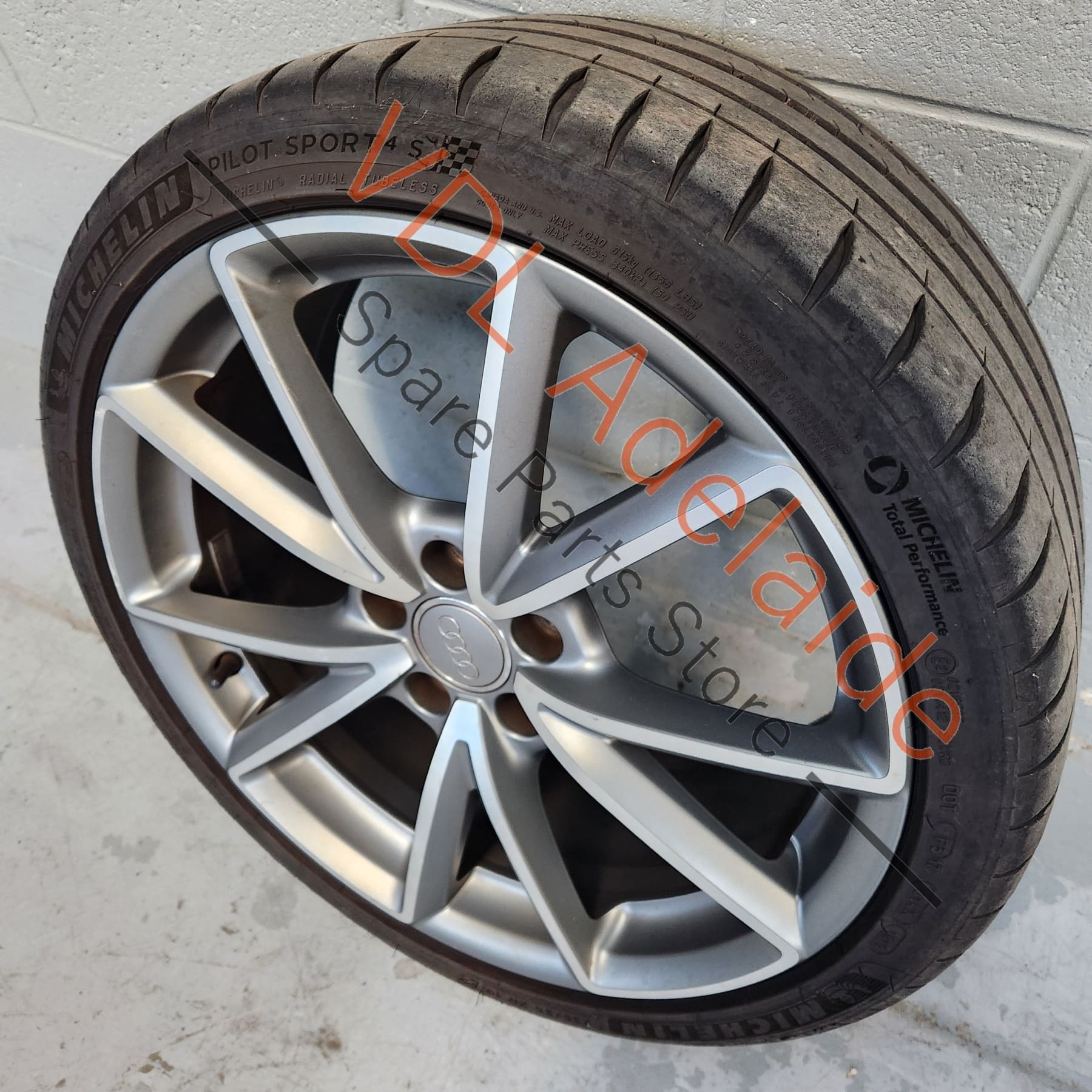 8V0601025AT 8V0601025FE   Audi A3 S3 8V 19in 19x8 Alloy Wheel Genuine OEM 8V0601025AT #04