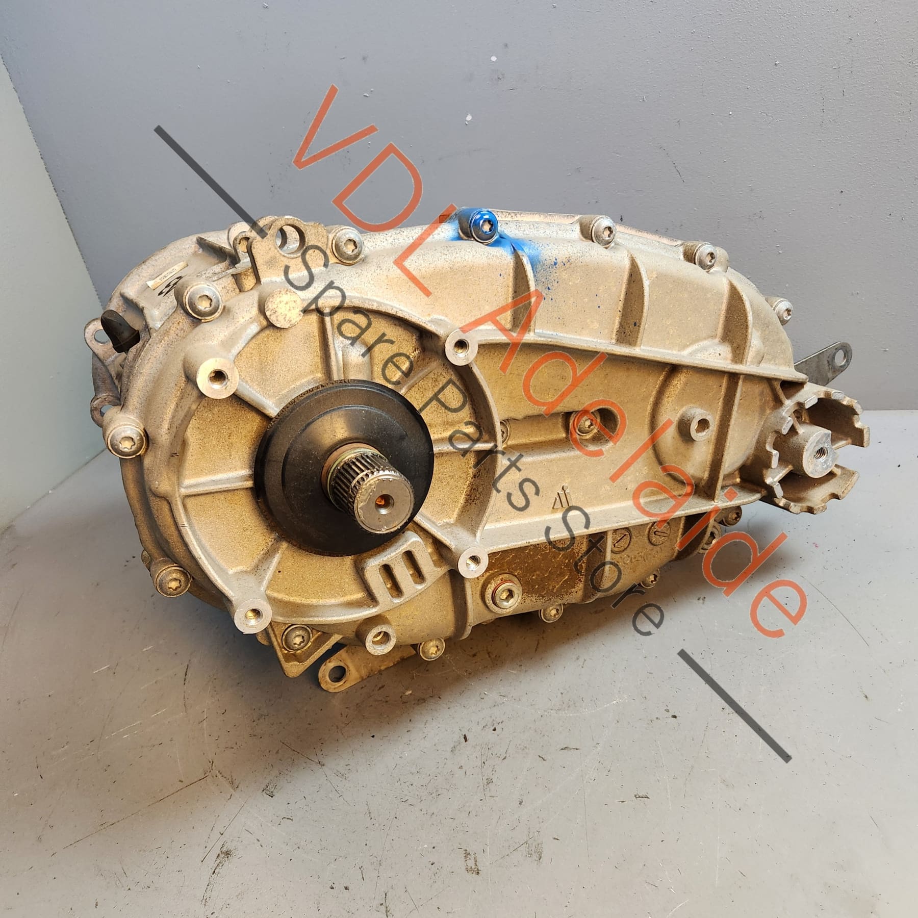 958 341 020 12 0BU341011K   Porsche Cayenne 958 Transfer Case Box 95834102012 0BU341011K