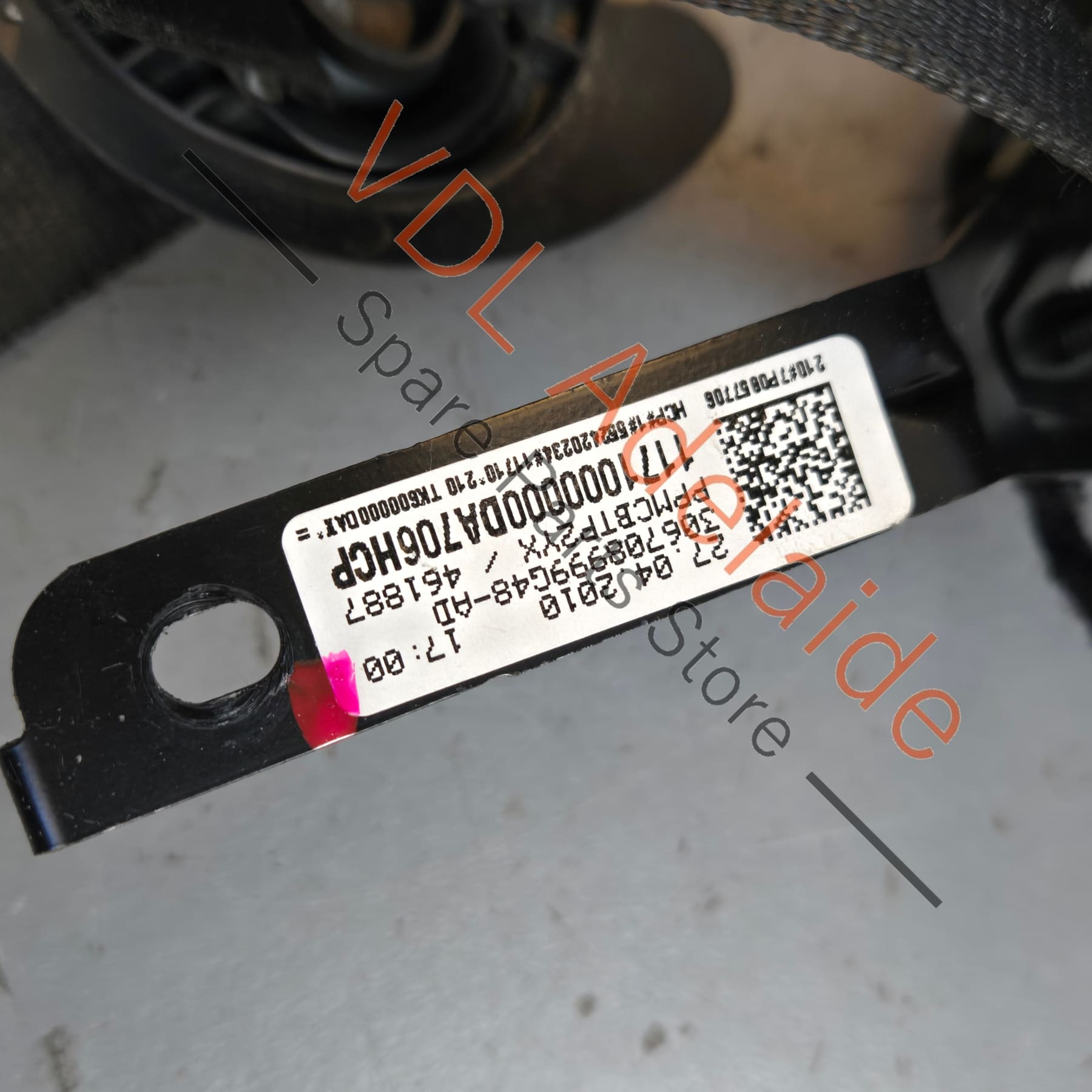 7P0857705 958 803 001 02 HCP   Porsche Cayenne 958 92A Front Right Seatbelt 7P0857706 95880300202 HCP