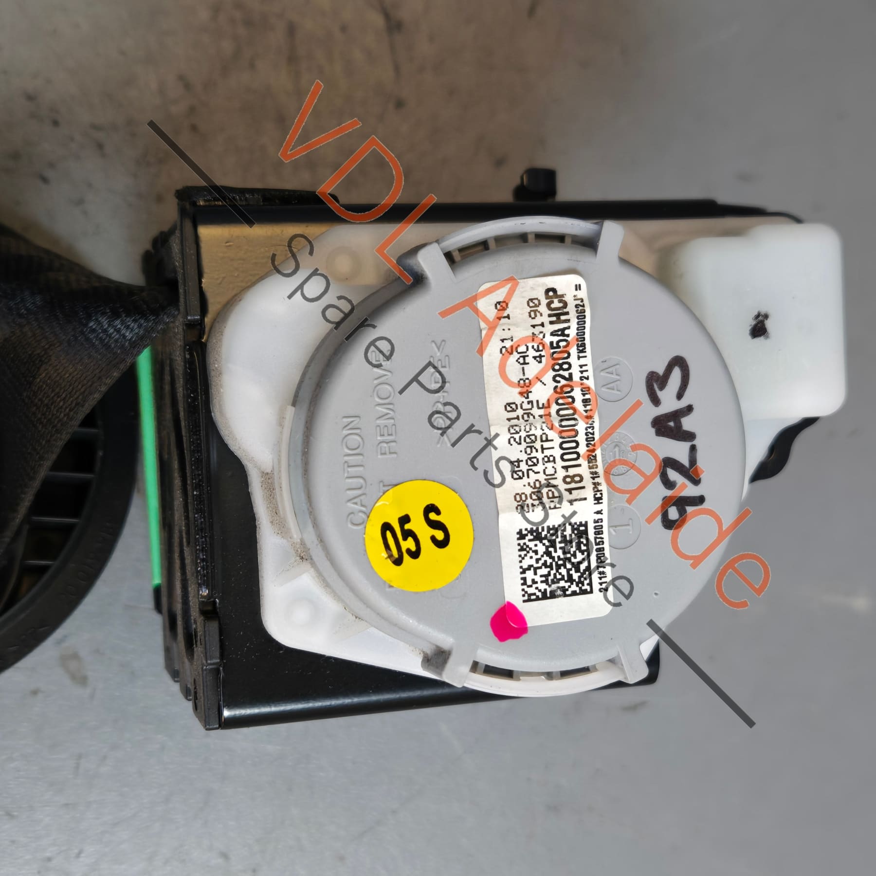 7P0857805A 95880305102 HCP   Porsche Cayenne 958 92A Rear Left Seatbelt 7P0857805A 95880305102 HCP