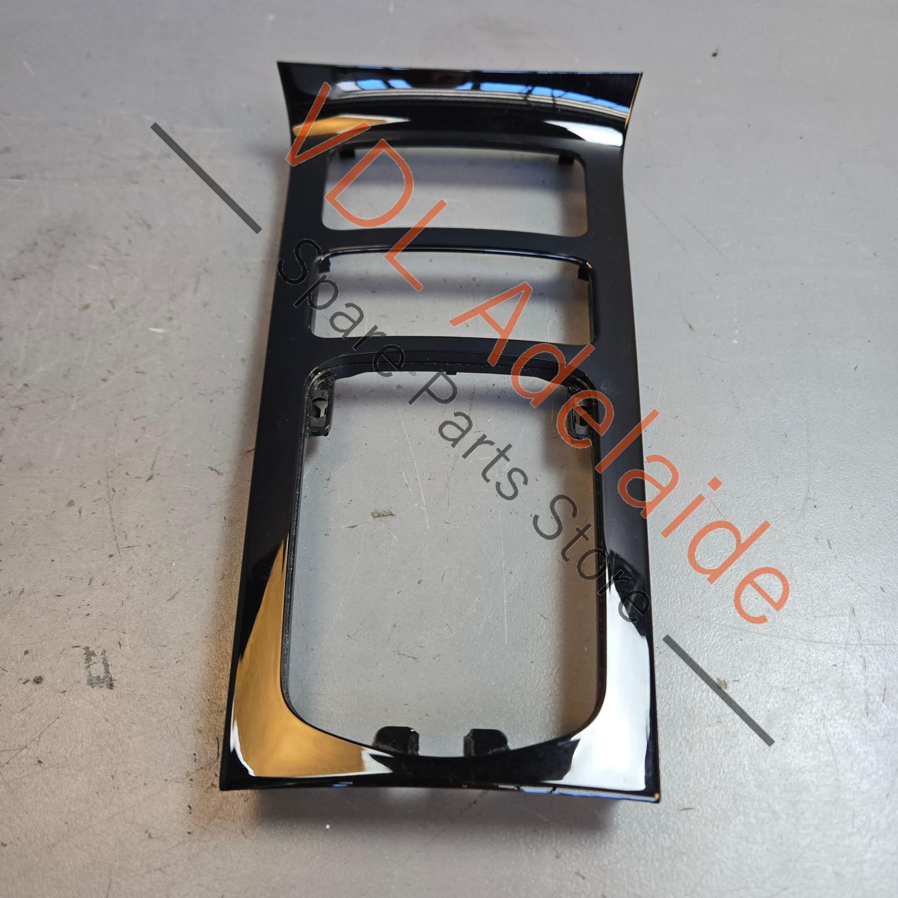 7P5863324F 95855332400 6BB   Porsche Cayenne 958 Centre Console Trim Cover Gloss Black 95855332400 6BB 7P5863324F