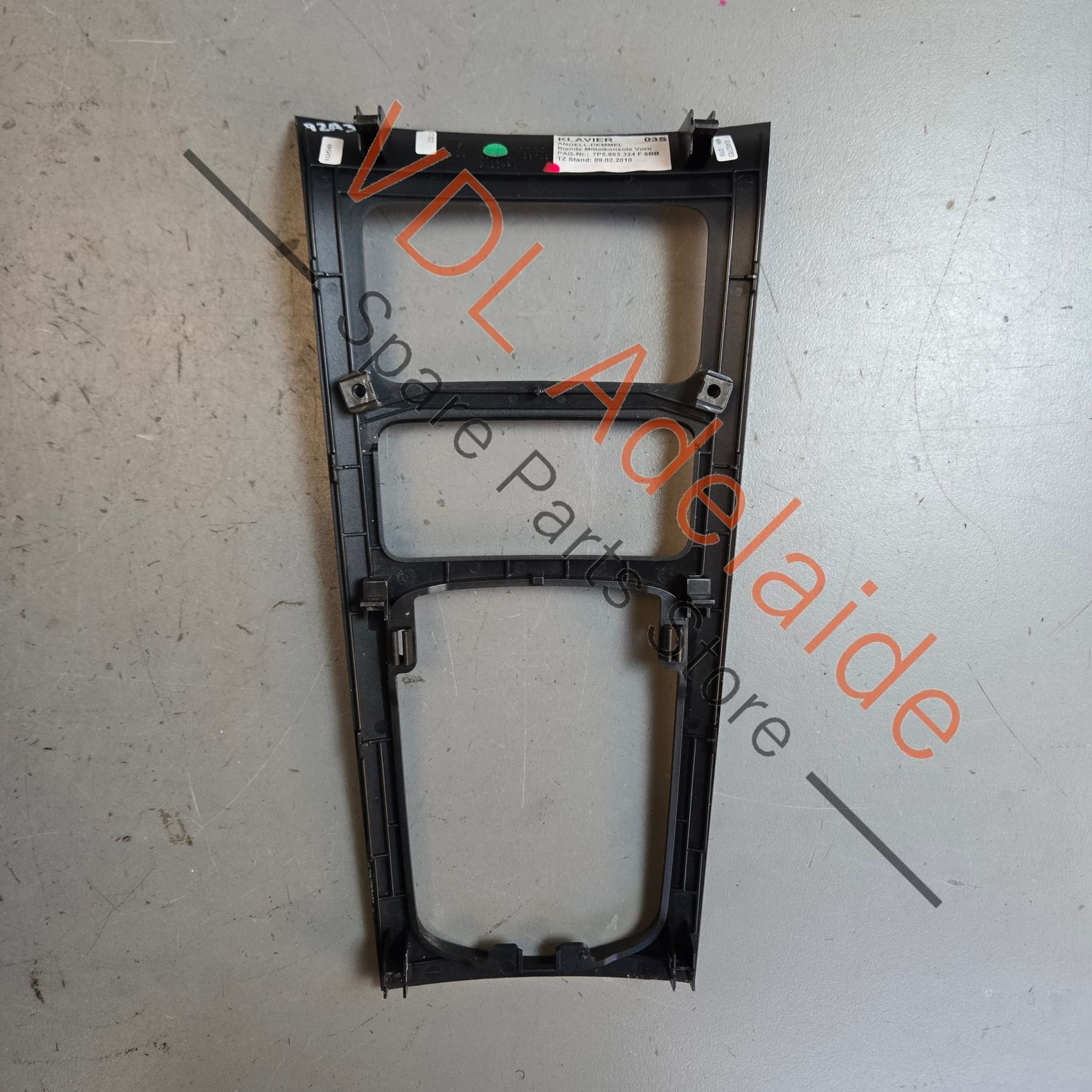 7P5863324F 95855332400 6BB   Porsche Cayenne 958 Centre Console Trim Cover Gloss Black 95855332400 6BB 7P5863324F