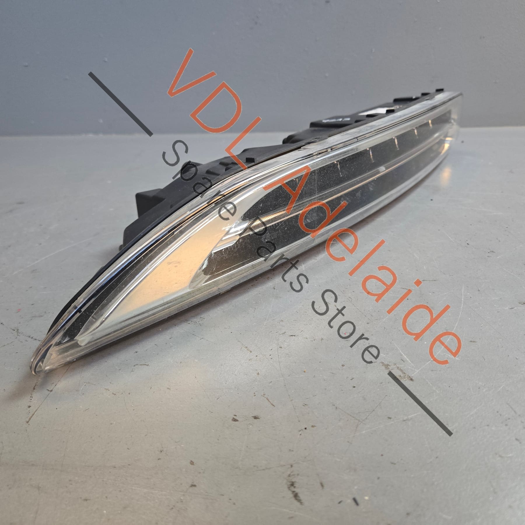 958 631 181 00    Genuine Porsche Cayenne 958 Left Lower DRL Additional Headlight 95863118100