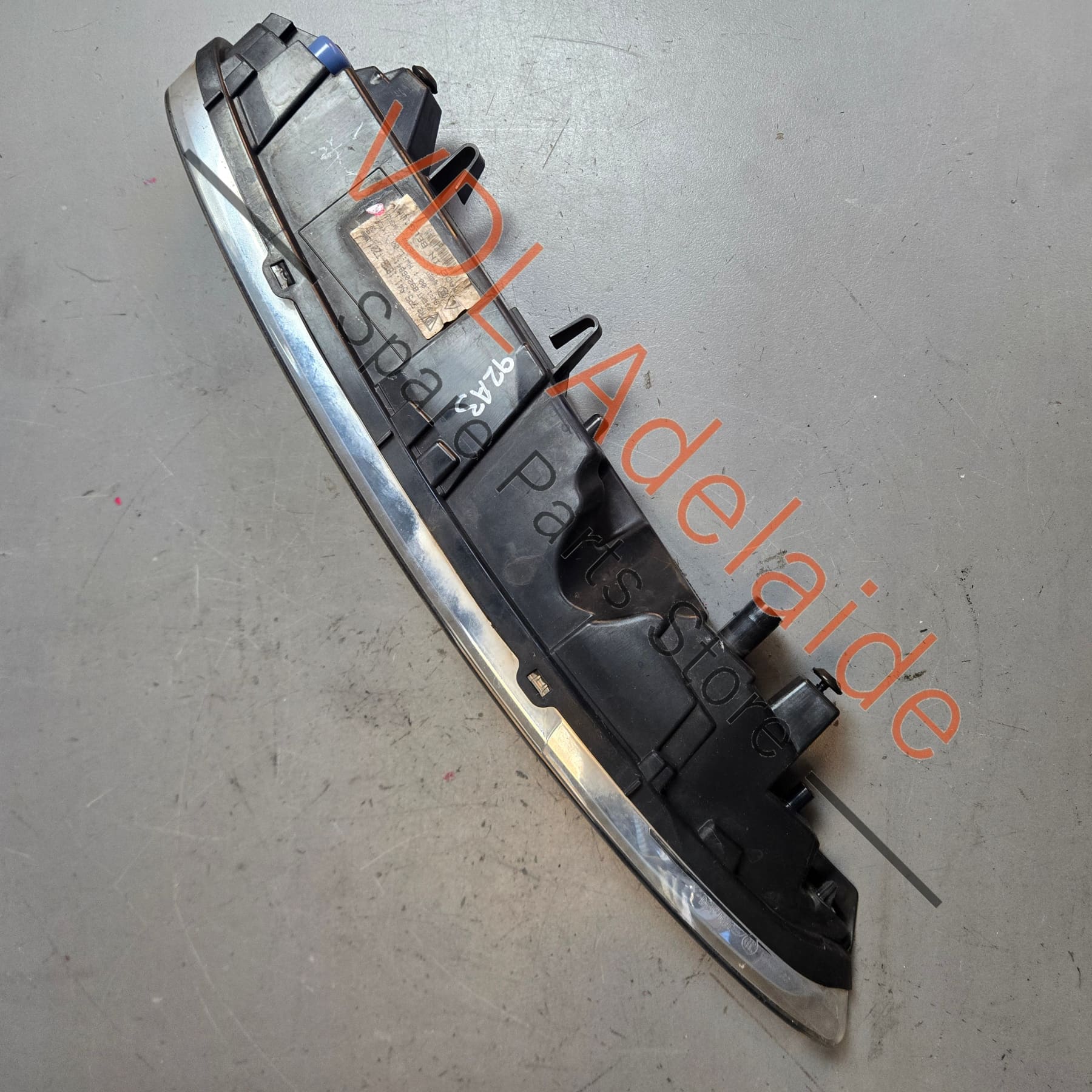 958 631 182 00    Genuine Porsche Cayenne 958 Right Lower DRL Additional Headlight 95863118200