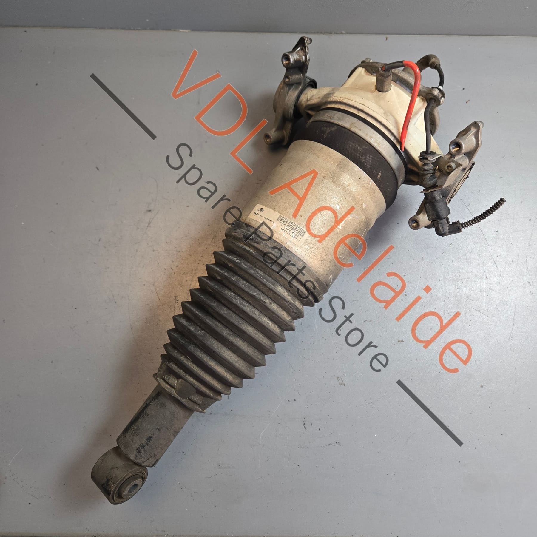7P5616019N 958 358 019 08   Porsche Cayenne 958 Left Rear Air Suspension Strut Shock Absorber 7P5616019N 95835801908