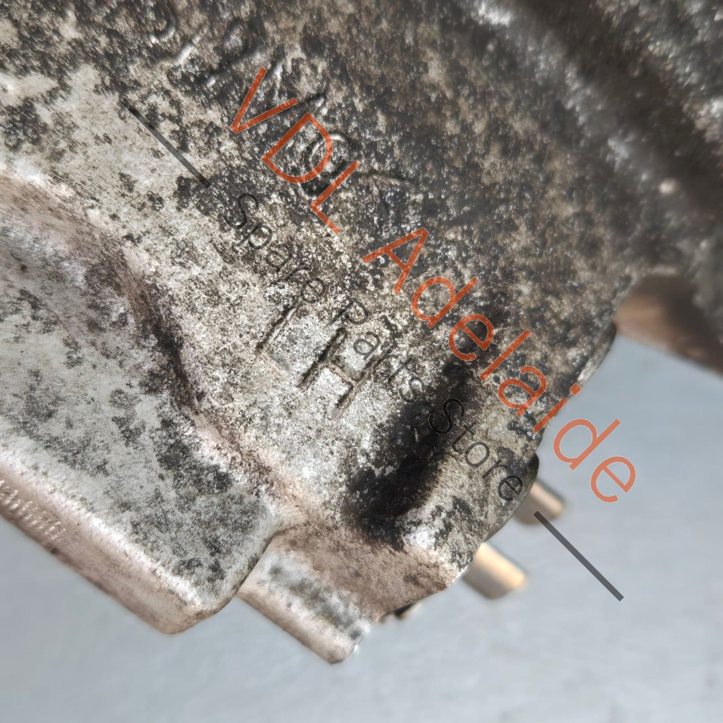 95835209104    Porsche Cayenne 958 Rear Left Park Brake Servo Servomotor Drive Unit 95835209104