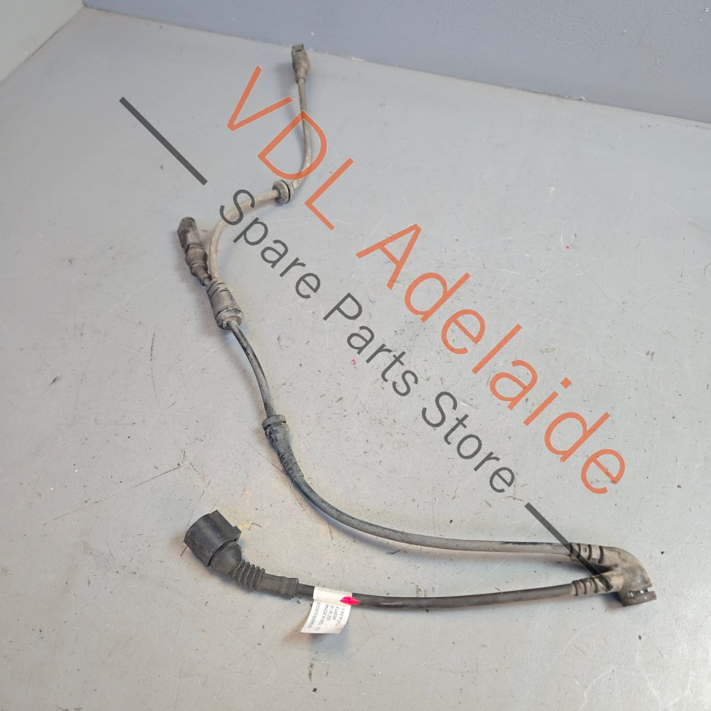 7P0971279A    Porsche Cayenne 958 Front Wheel Speed Sensor & Brake Pad Wiring 7P0971279A