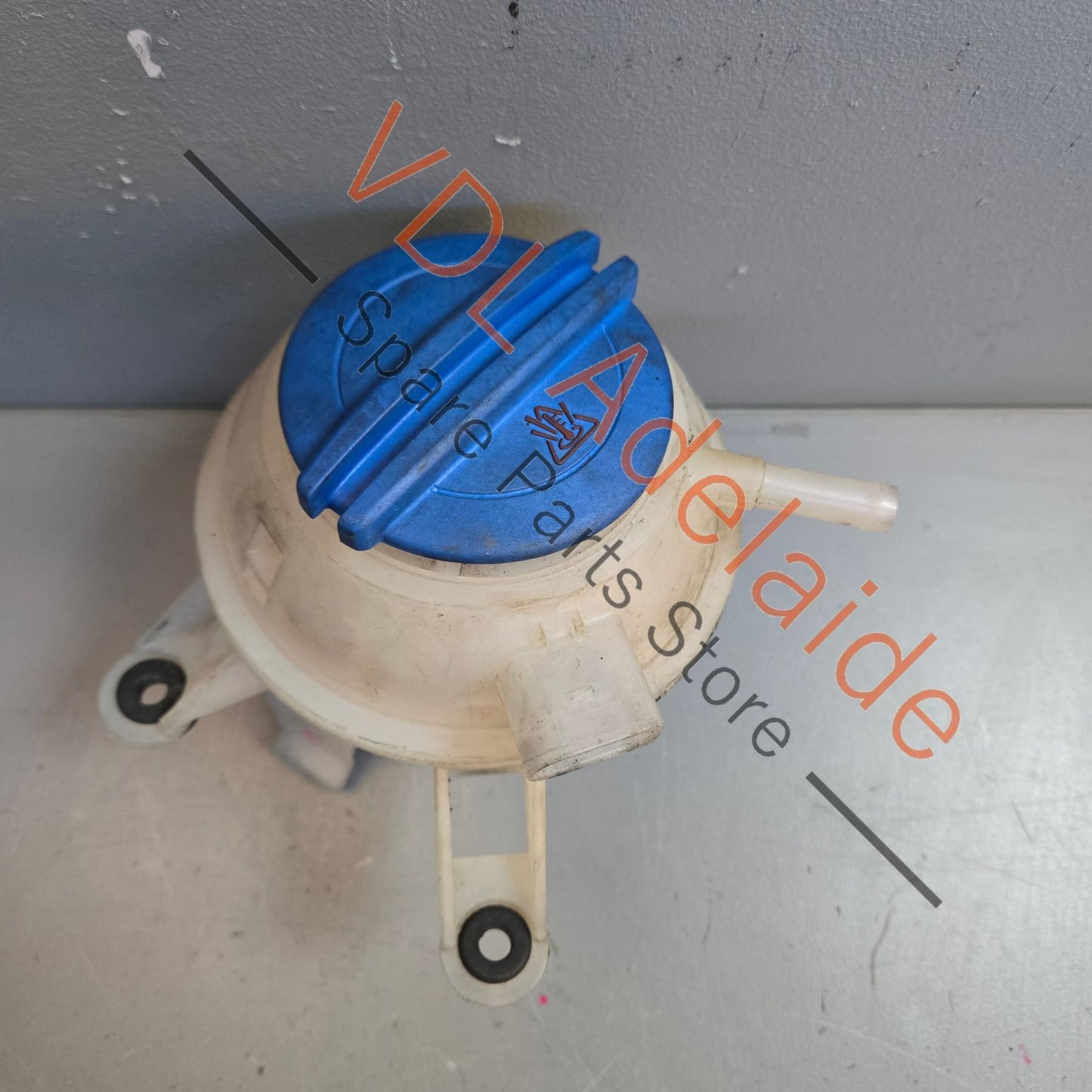8Z0121407    Porsche Cayenne 3.0 V6 Coolant Reservoir Tank Bottle 8Z0121407