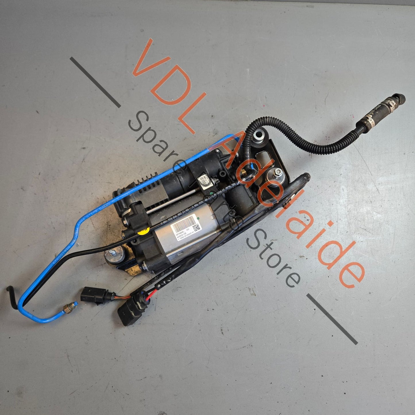 958 698 007 A 7P0616006E   Porsche Cayenne 958 Air Suspension Compressor Pump 958698007A 7P0616006E