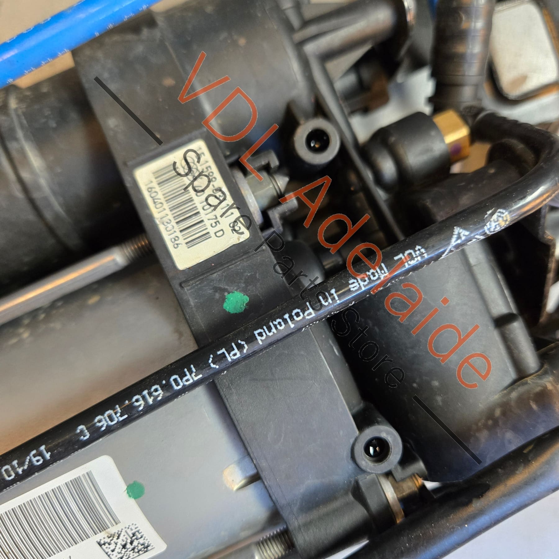 958 698 007 A 7P0616006E   Porsche Cayenne 958 Air Suspension Compressor Pump 958698007A 7P0616006E