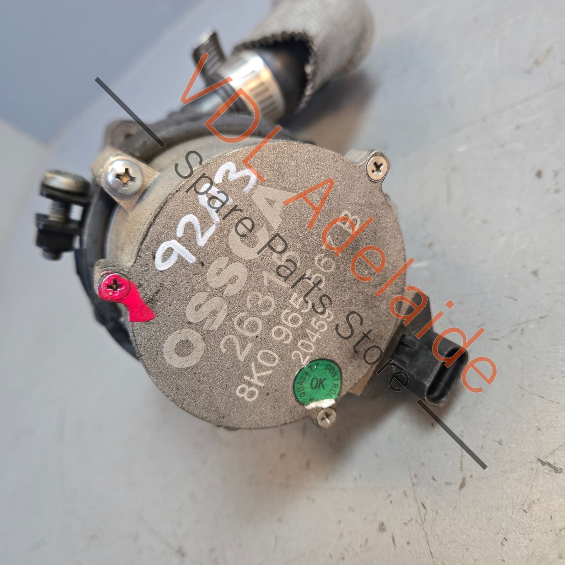 95860656700 8K0965567B   Porsche Cayenne 958 Coolant Pump 95860656700 8K0965567B