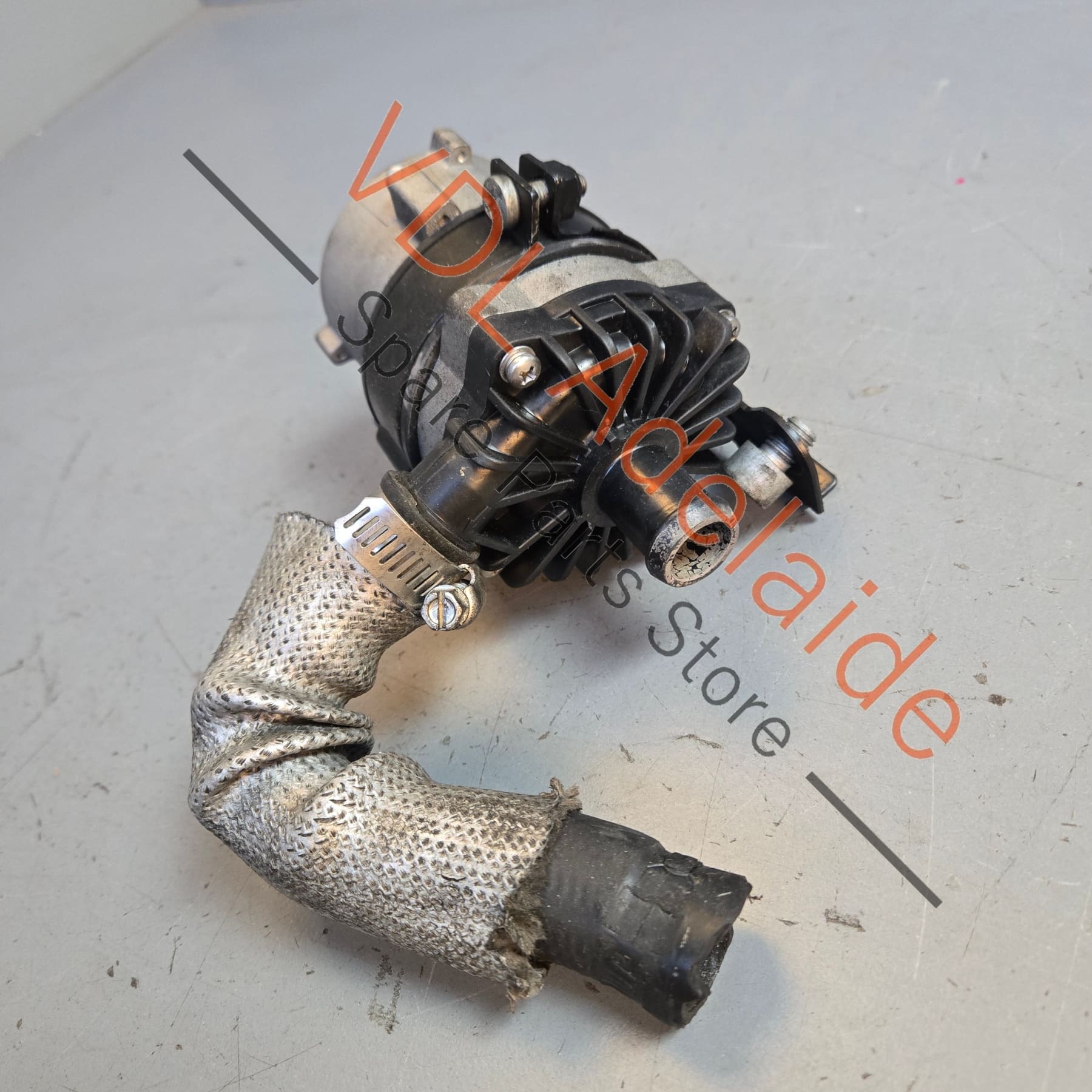 95860656700 8K0965567B   Porsche Cayenne 958 Coolant Pump 95860656700 8K0965567B