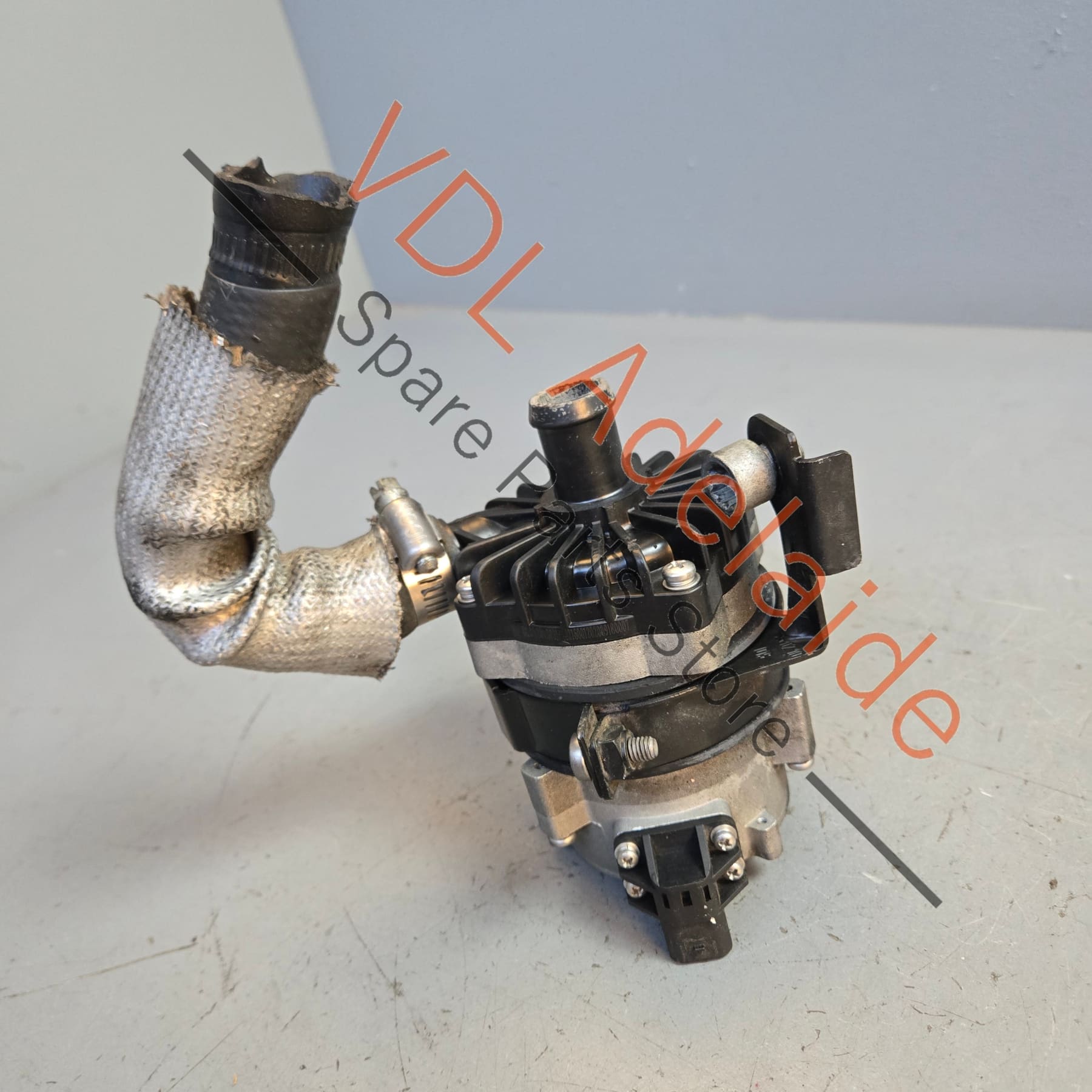 95860656700 8K0965567B   Porsche Cayenne 958 Coolant Pump 95860656700 8K0965567B