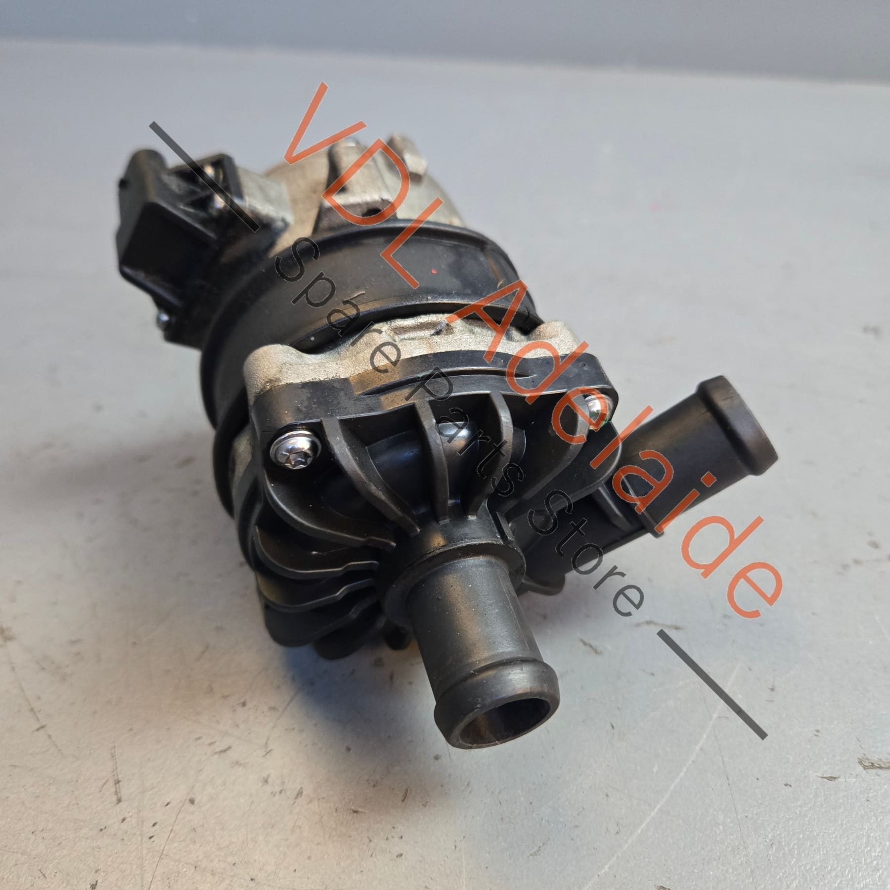 95860656700 8K0965567B   Porsche Cayenne 958 Coolant Pump 95860656700 8K0965567B