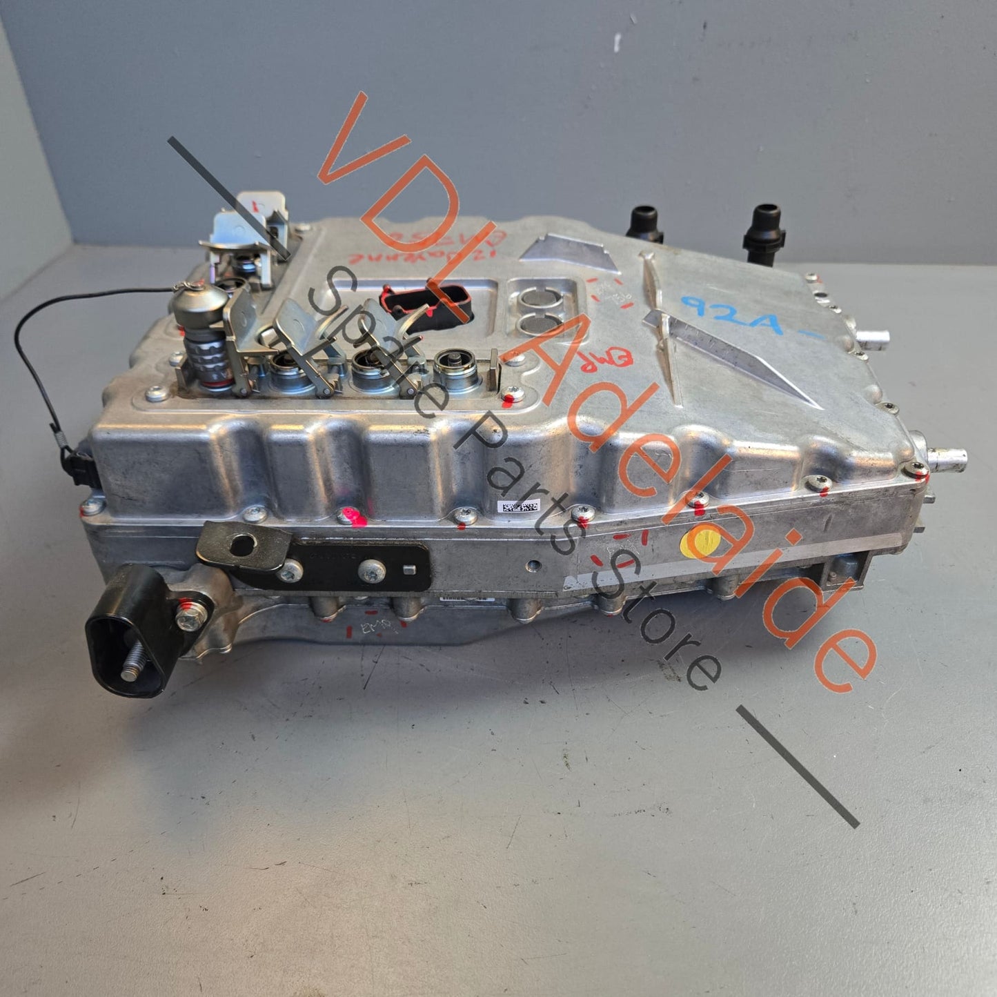 95861806003 7P5907080A   Porsche Cayenne Panamera Hybrid Drive Control Inverter Box 95861806003 7P5907080A