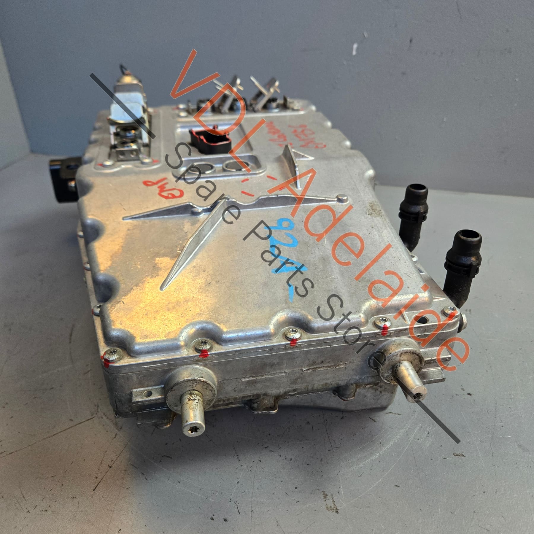 95861806003 7P5907080A   Porsche Cayenne Panamera Hybrid Drive Control Inverter Box 95861806003 7P5907080A