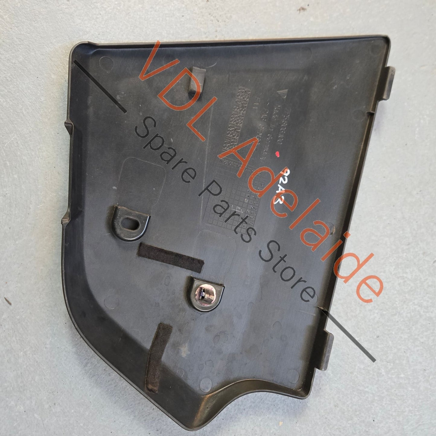 7P5806100    Porsche Cayenne 958 92A Engine Bay Coolant Tank Cover Trim Right Side Top 7P5806100
