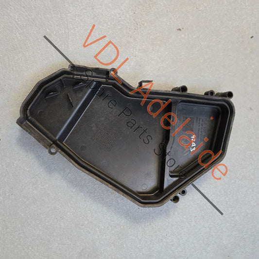 7L0937576A    Porsche Cayenne Touareg Q7 Engine Bay Fuse Panel Cover Lid 7L0937576A