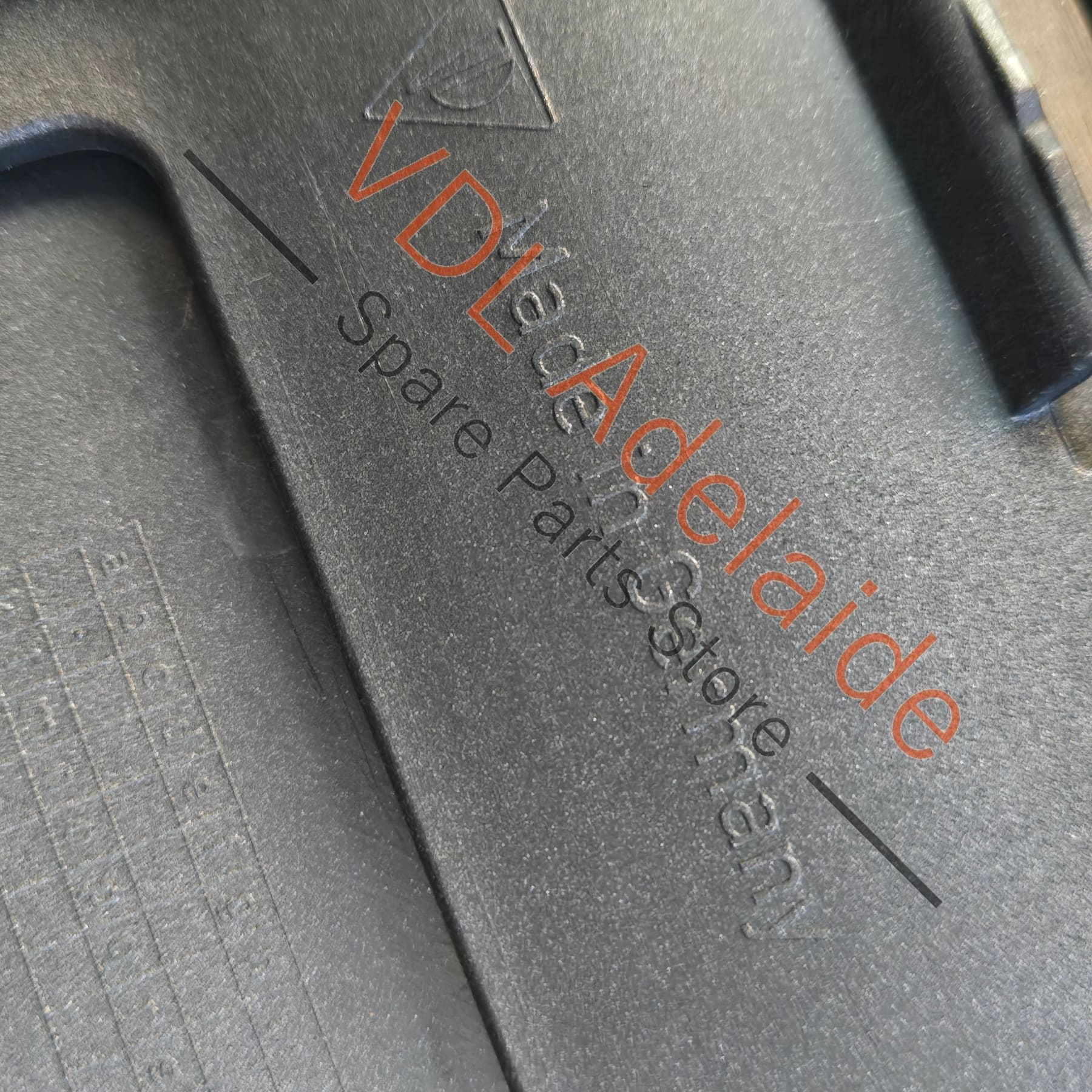 958 559 789 00 G2X 7P5839787J   Porsche Cayenne 958 Left Rear Door Exterior Moulding Trim 95855978900 7P5839787J Meteor Gray Metallic M7W/9Q