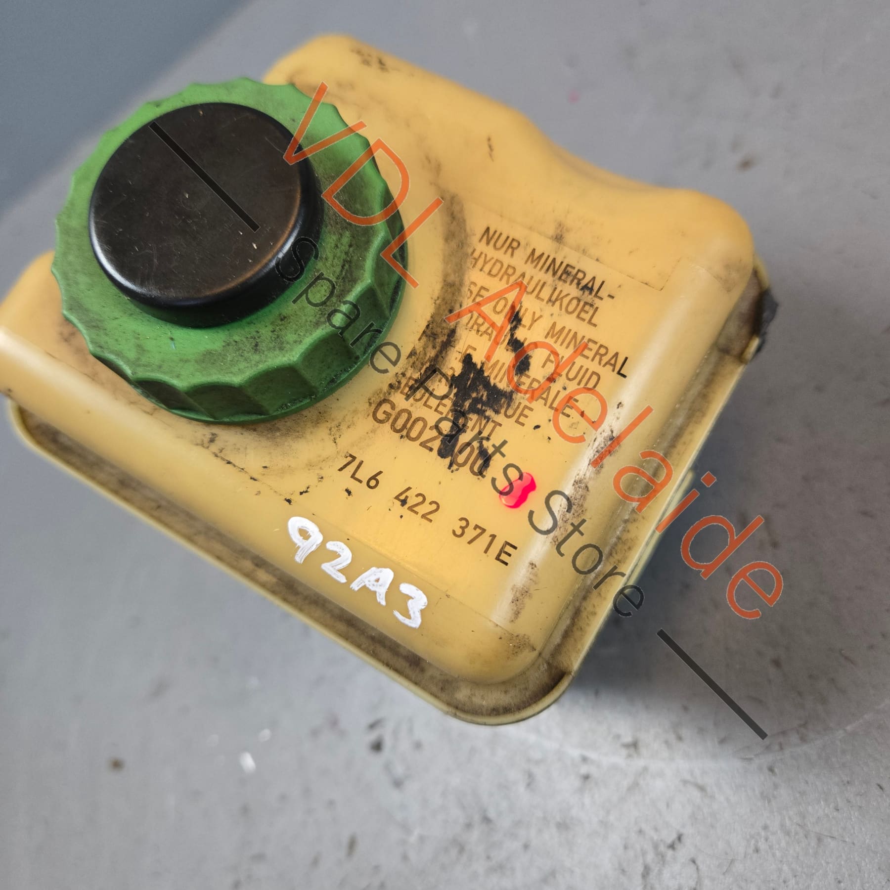 7L6422371E 95531401530   Porsche Cayenne Touareg Q7 Power Steering Fluid Reservoir Tank 95531401530 7L6422371E