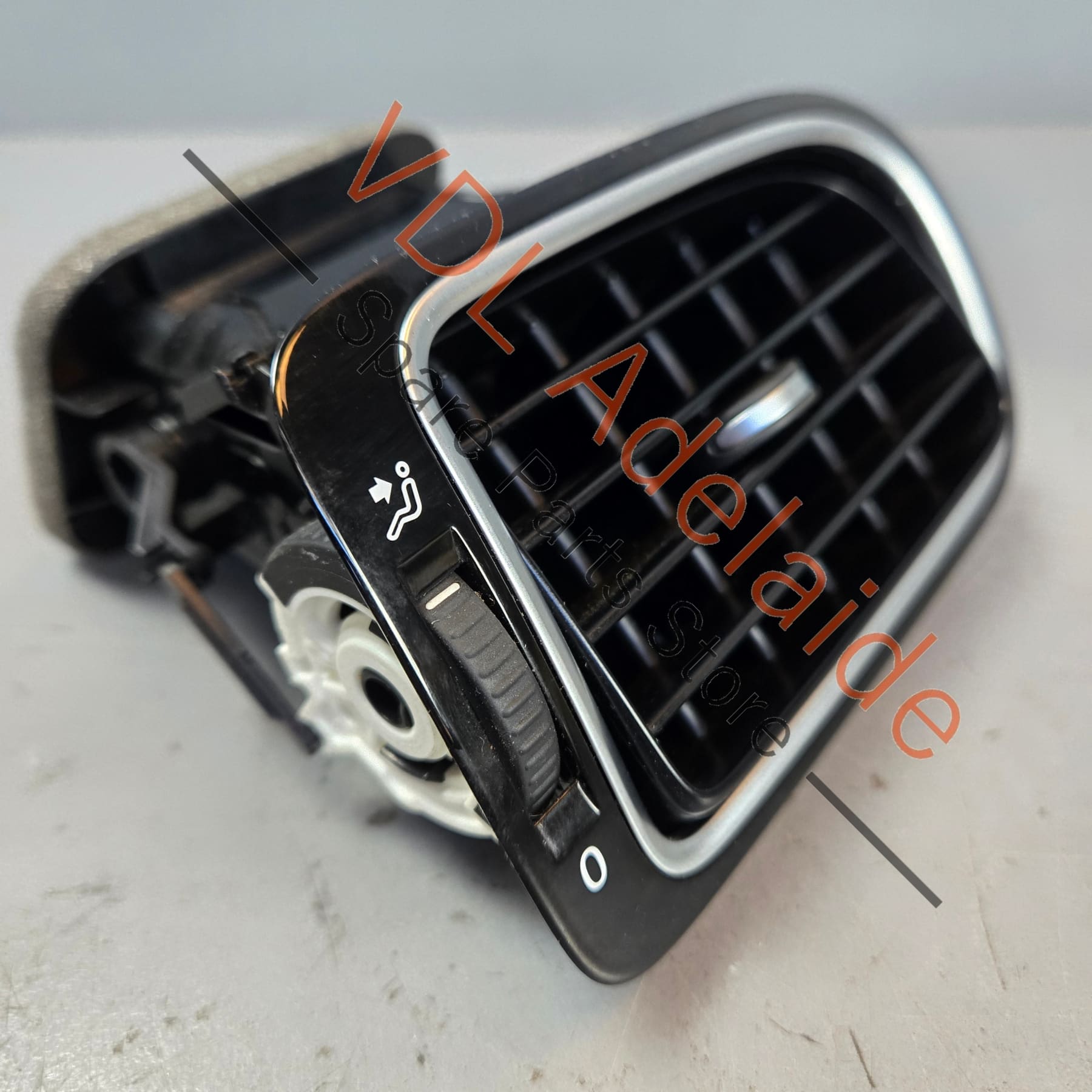 6RF819704CN0R    VW Polo MK5 6R Gti Right Side Air Vent for Air Conditioning 6RF819704C N0R Gloss Black