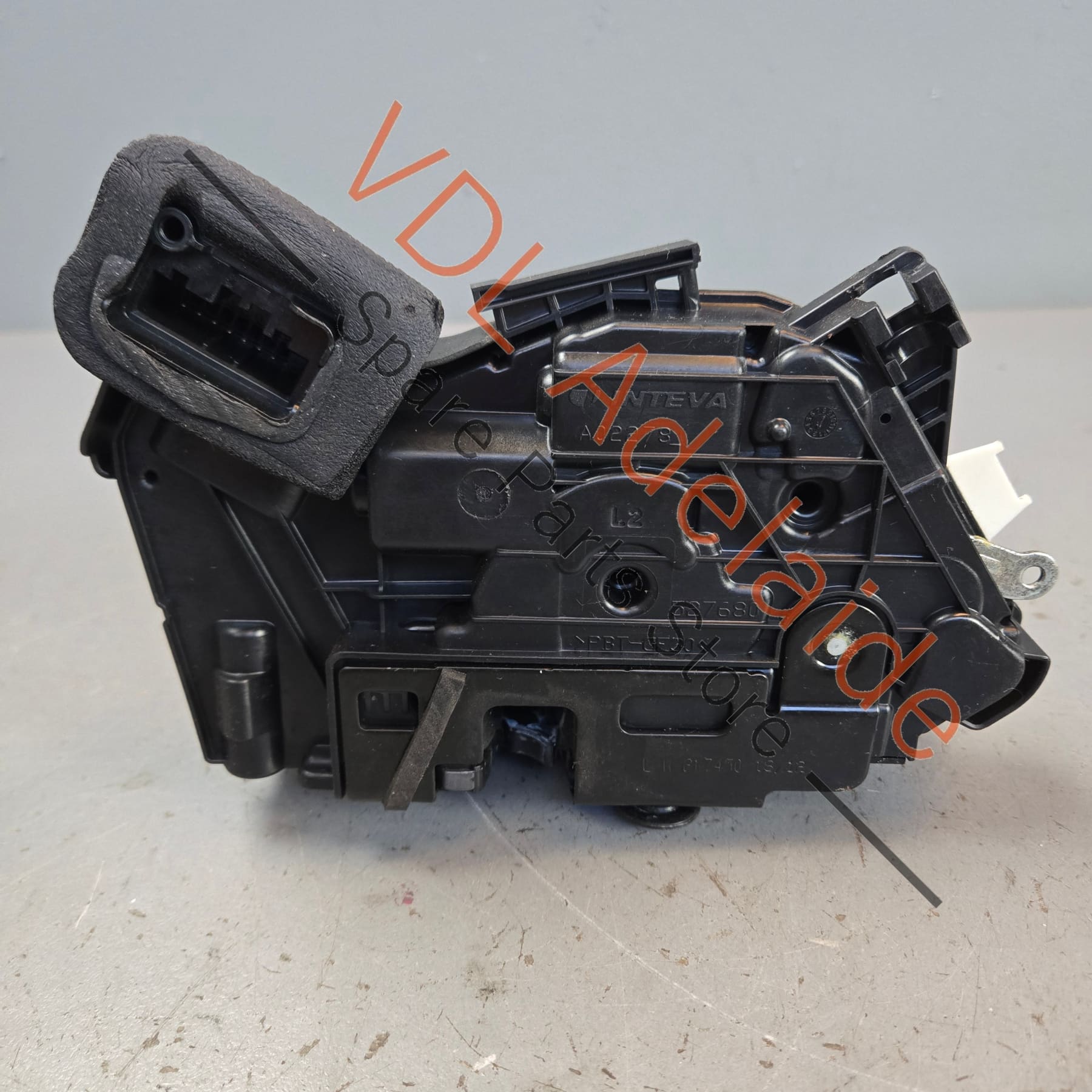 5K2837015D    VW Polo MK5 6R Golf Front Left Door Lock Mechanism 5K2837015D