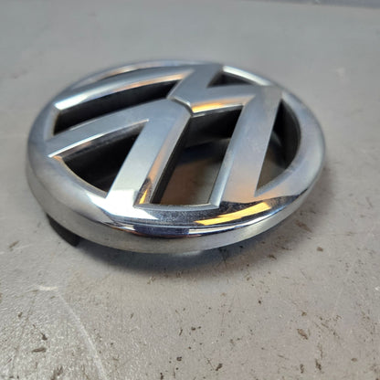 6R0853600A 6R0853600AULM   VW Polo MK5 6R Front Grille Badge 6R0853600A Chrome