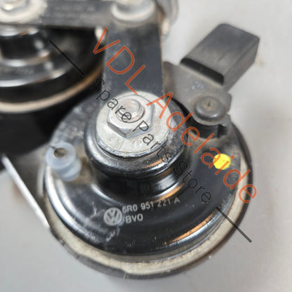 6R0951221A    VW Polo Horn Set High and Low tone 6R0951221A 6R0951223A