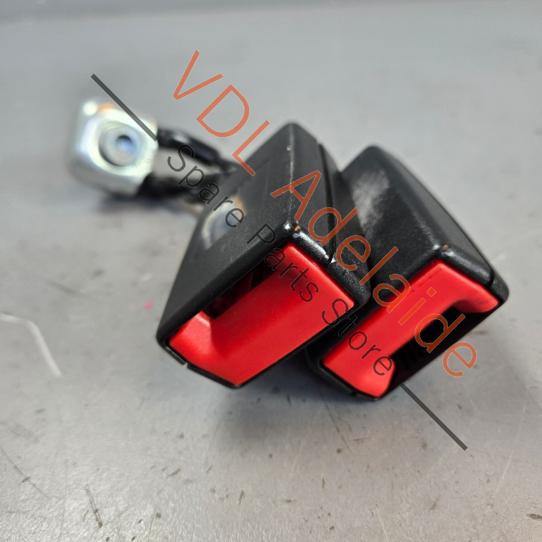 6R0857739A    VW Polo Rear Seatbelt Buckle Clip Clasp 6R0857739A
