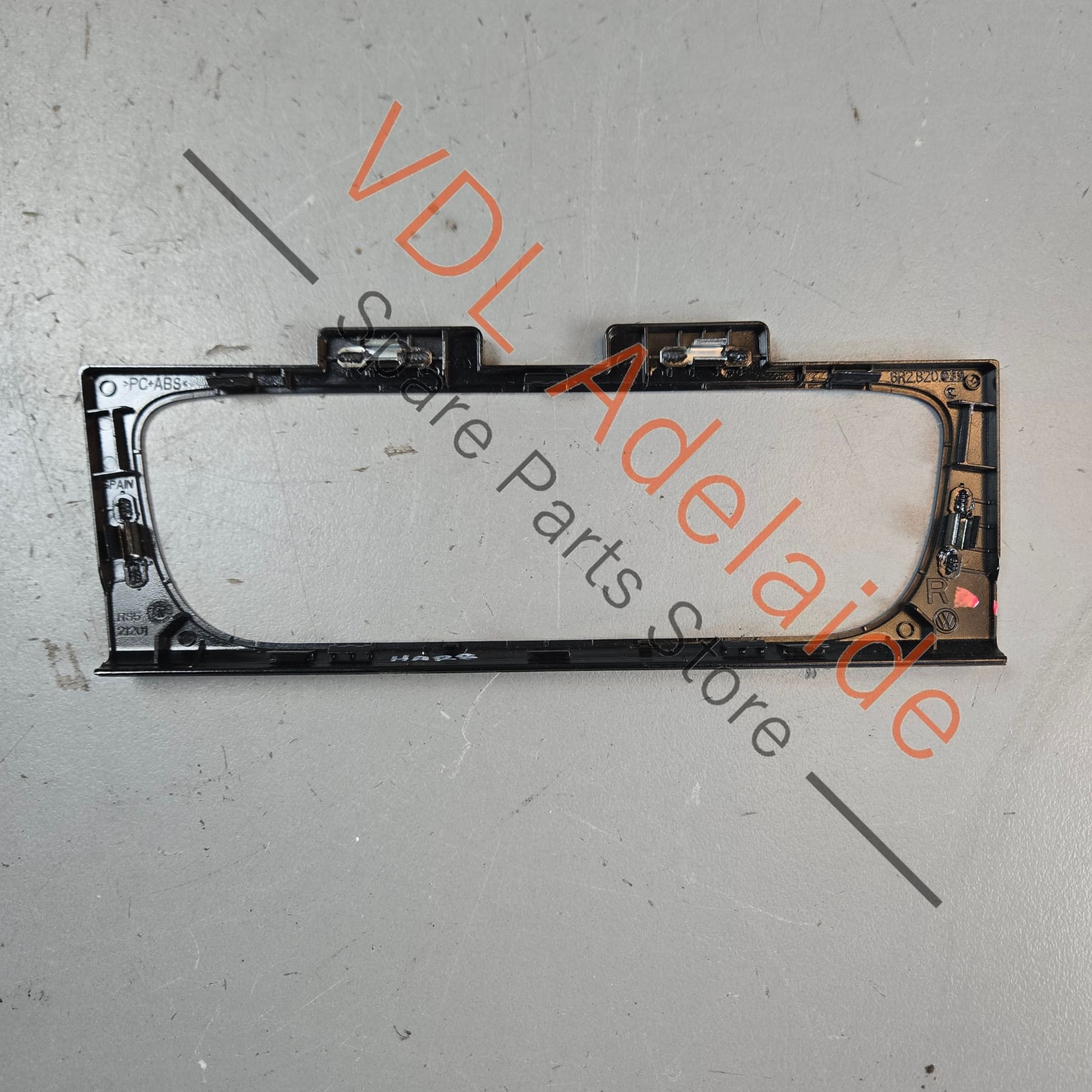 6R2820039C041 6R2820039C   VW Polo AC Switch Surround Trim Gloss Black 6R2820039C