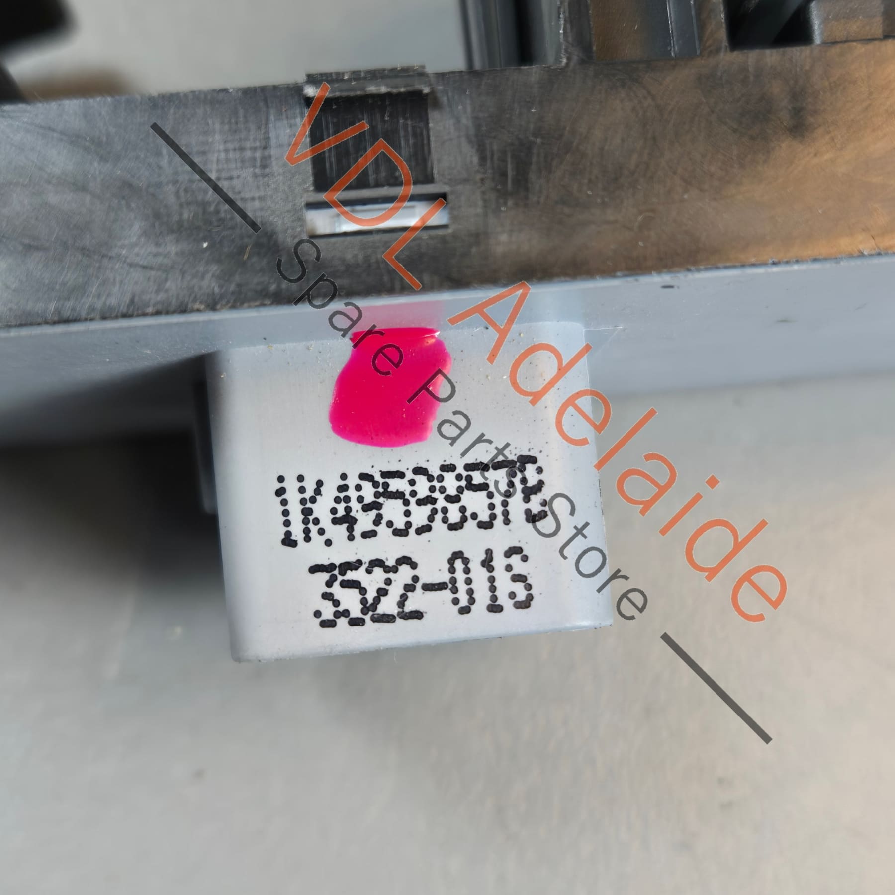 1K4959857B    Genuine VW Polo Golf Power Window Switch for Drivers Door 1K4959857B