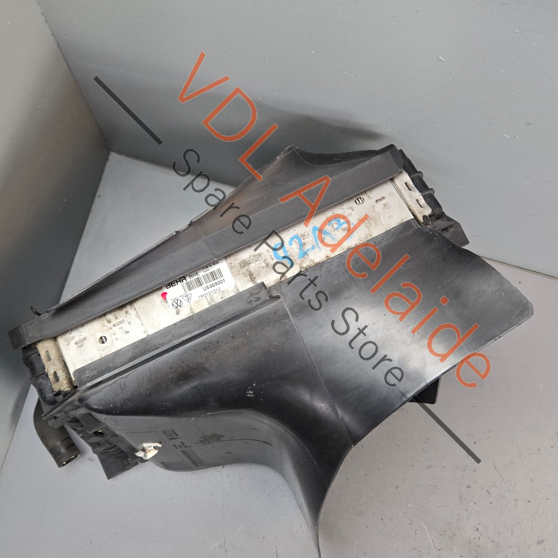 7P0121212 95810621200   Porsche Cayenne 92A 958 Right side Additional Radiator with air guides 95810621200 7P0121212