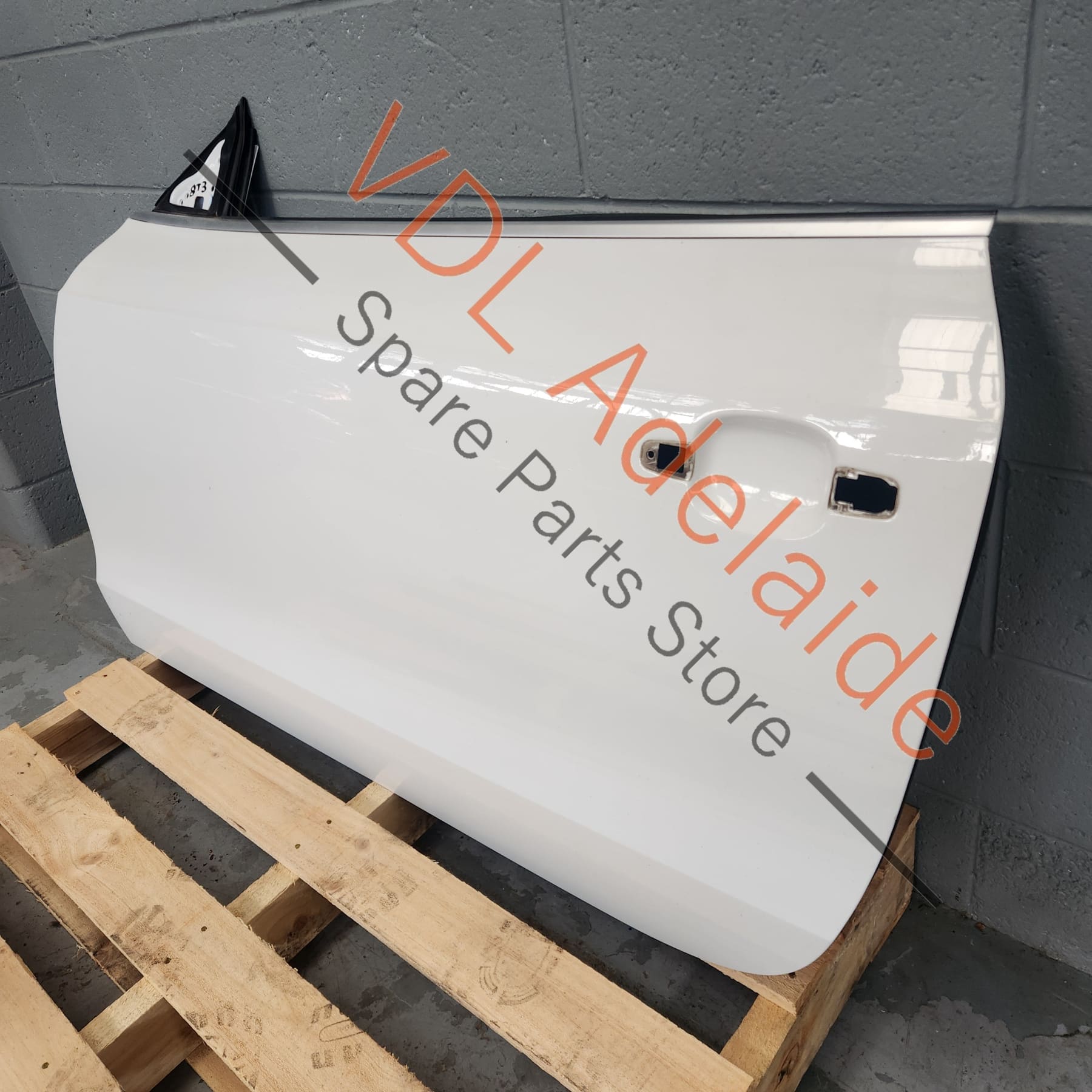 8T0831051C    Audi RS5 A5 S5 Left Door w Glass for Coupe & Convertible 8T0831051C