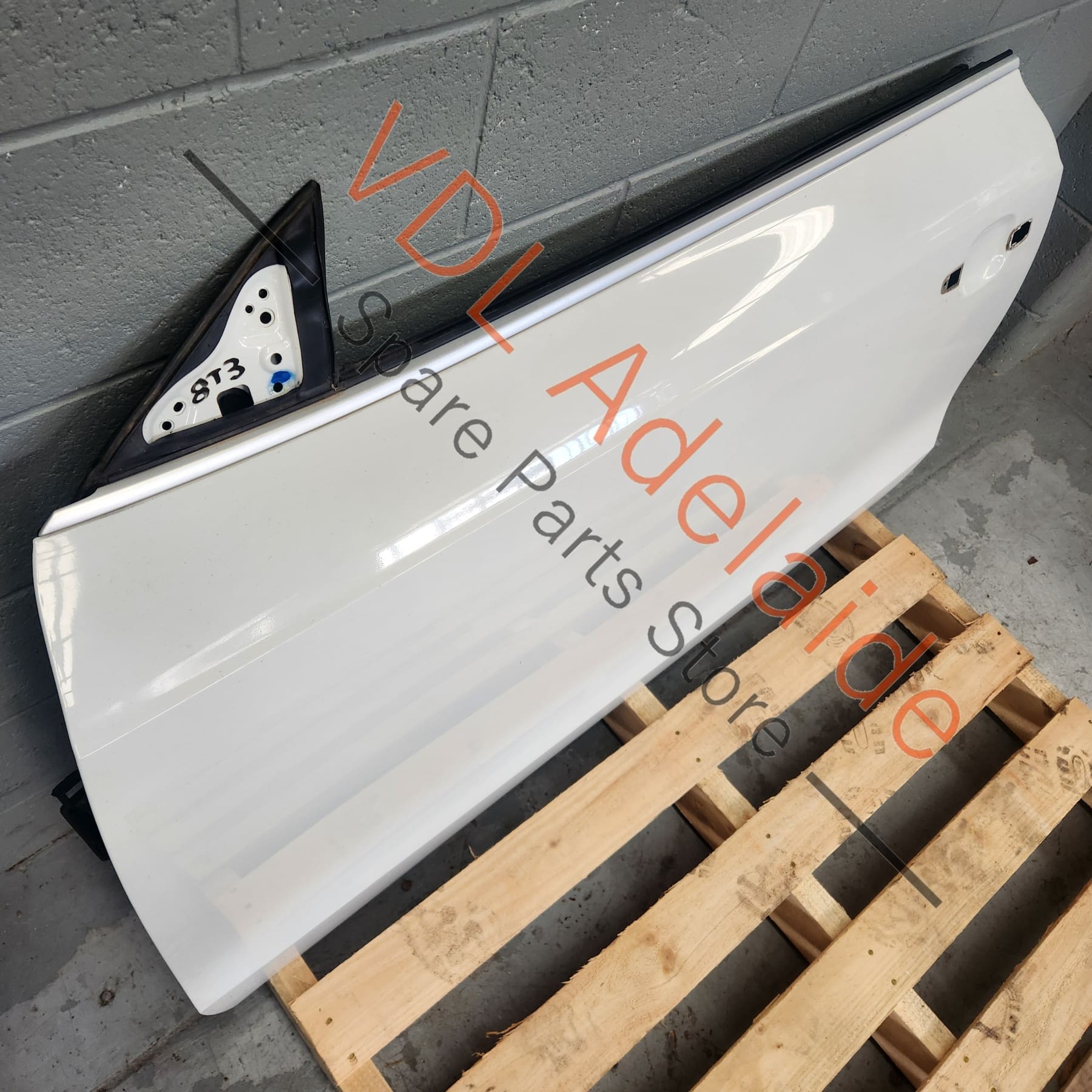 8T0831051C    Audi RS5 A5 S5 Left Door w Glass for Coupe & Convertible 8T0831051C